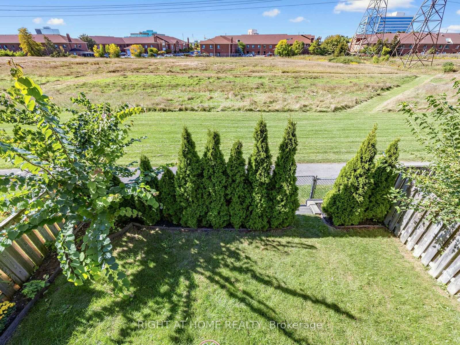 Photo 37 of 67 Bigham Crescent, Etobicoke, Eringate-Centennial-West Deane — HOMEH