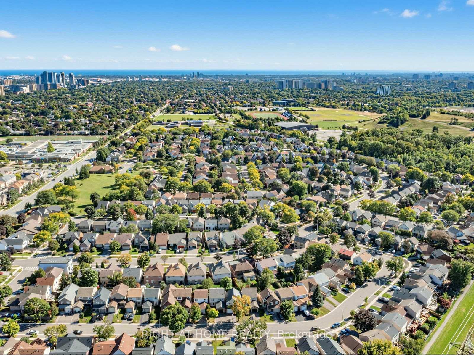 Photo 38 of 67 Bigham Crescent, Etobicoke, Eringate-Centennial-West Deane — HOMEH