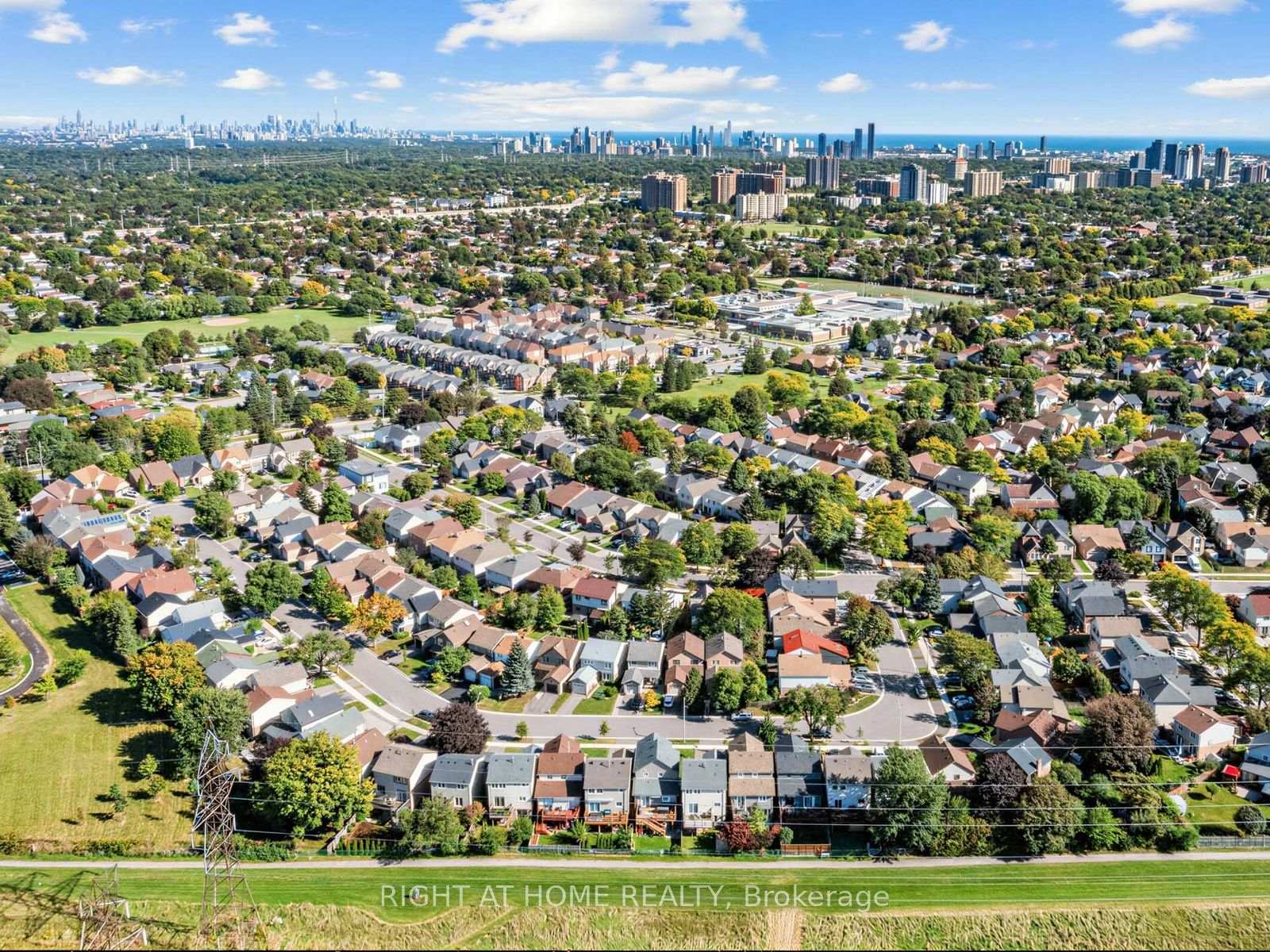 Photo 39 of 67 Bigham Crescent, Etobicoke, Eringate-Centennial-West Deane — HOMEH