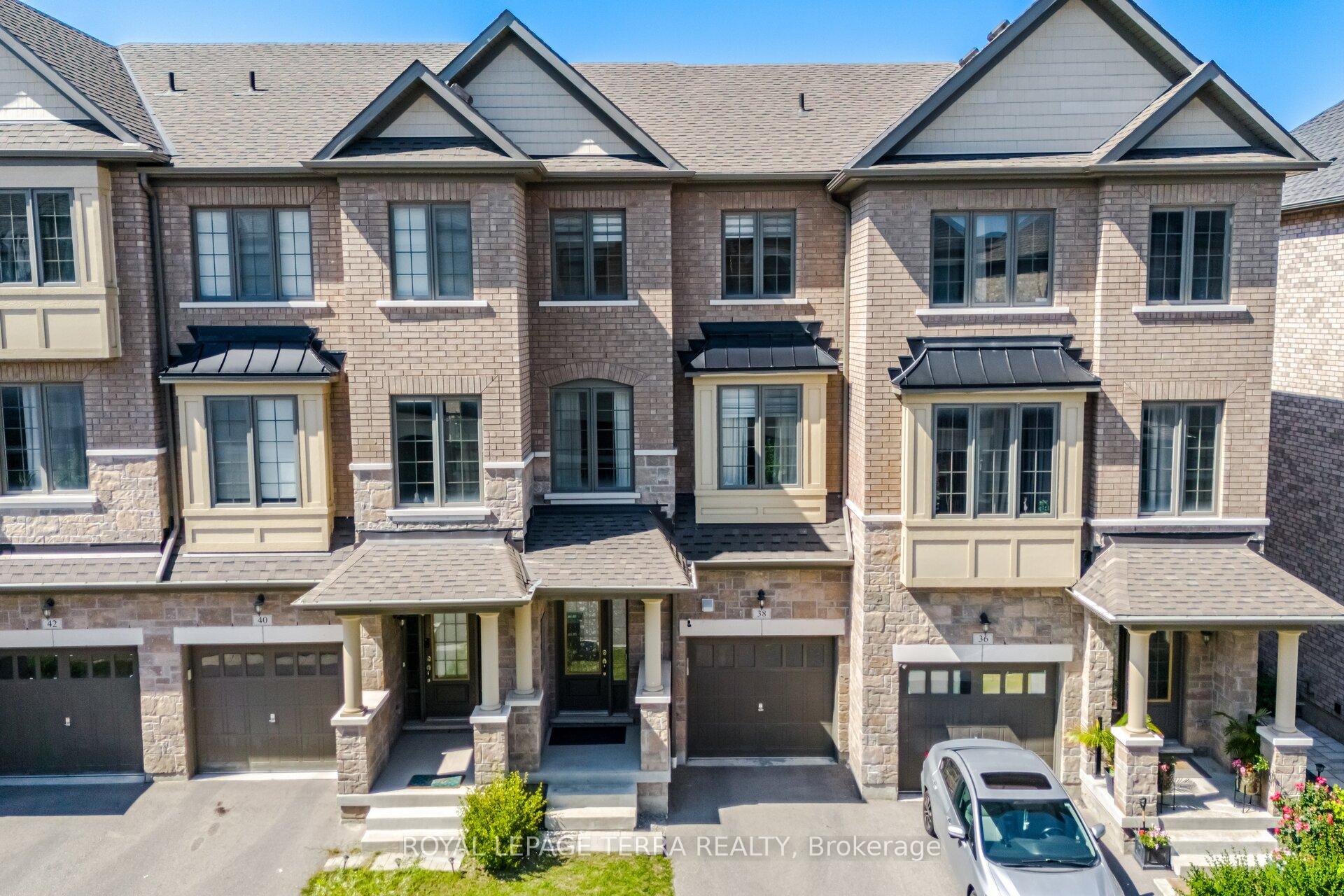 Photo 3 of 38 Hallmark Way, Whitby, Lynde Creek — HOMEH