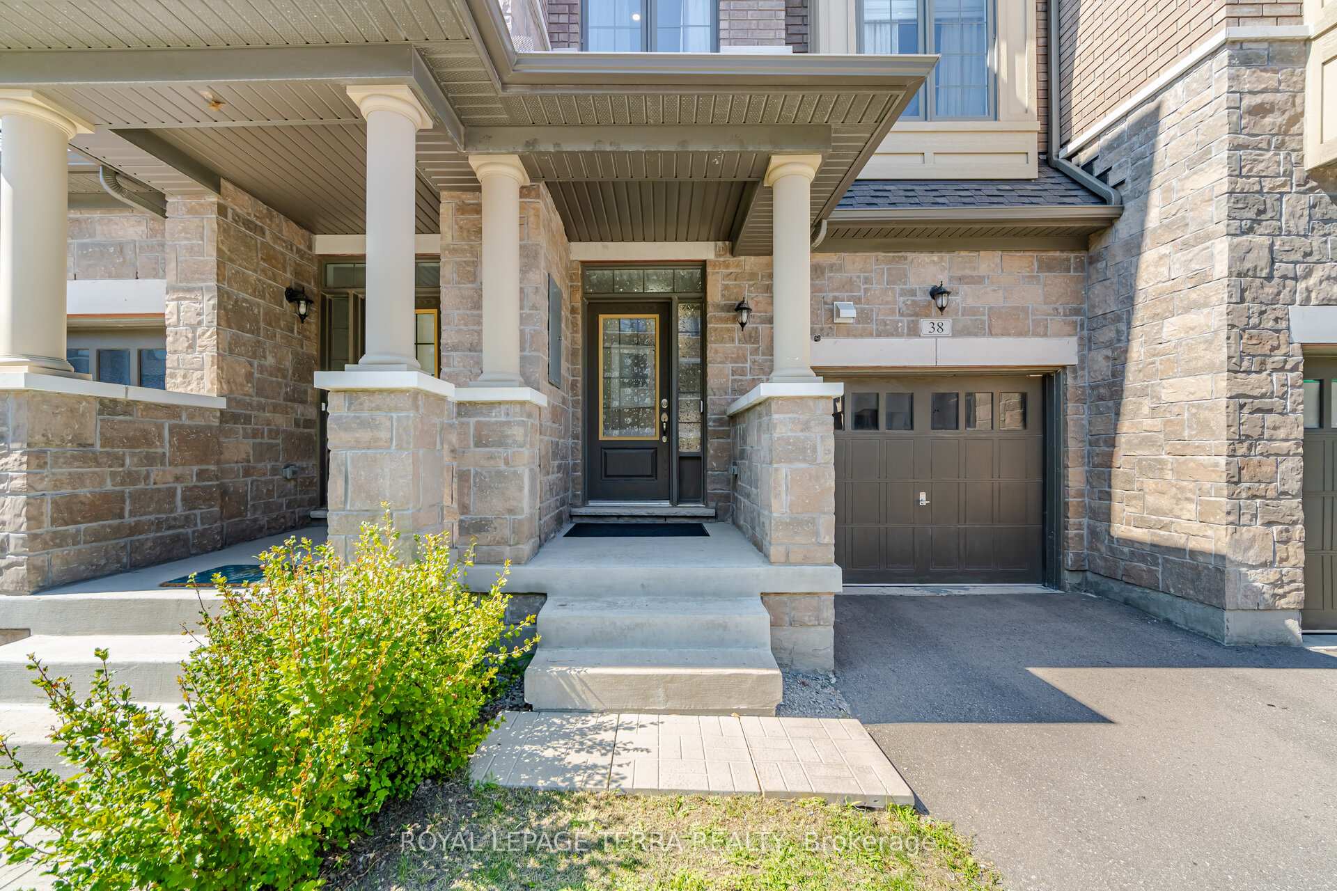 Photo 7 of 38 Hallmark Way, Whitby, Lynde Creek — HOMEH