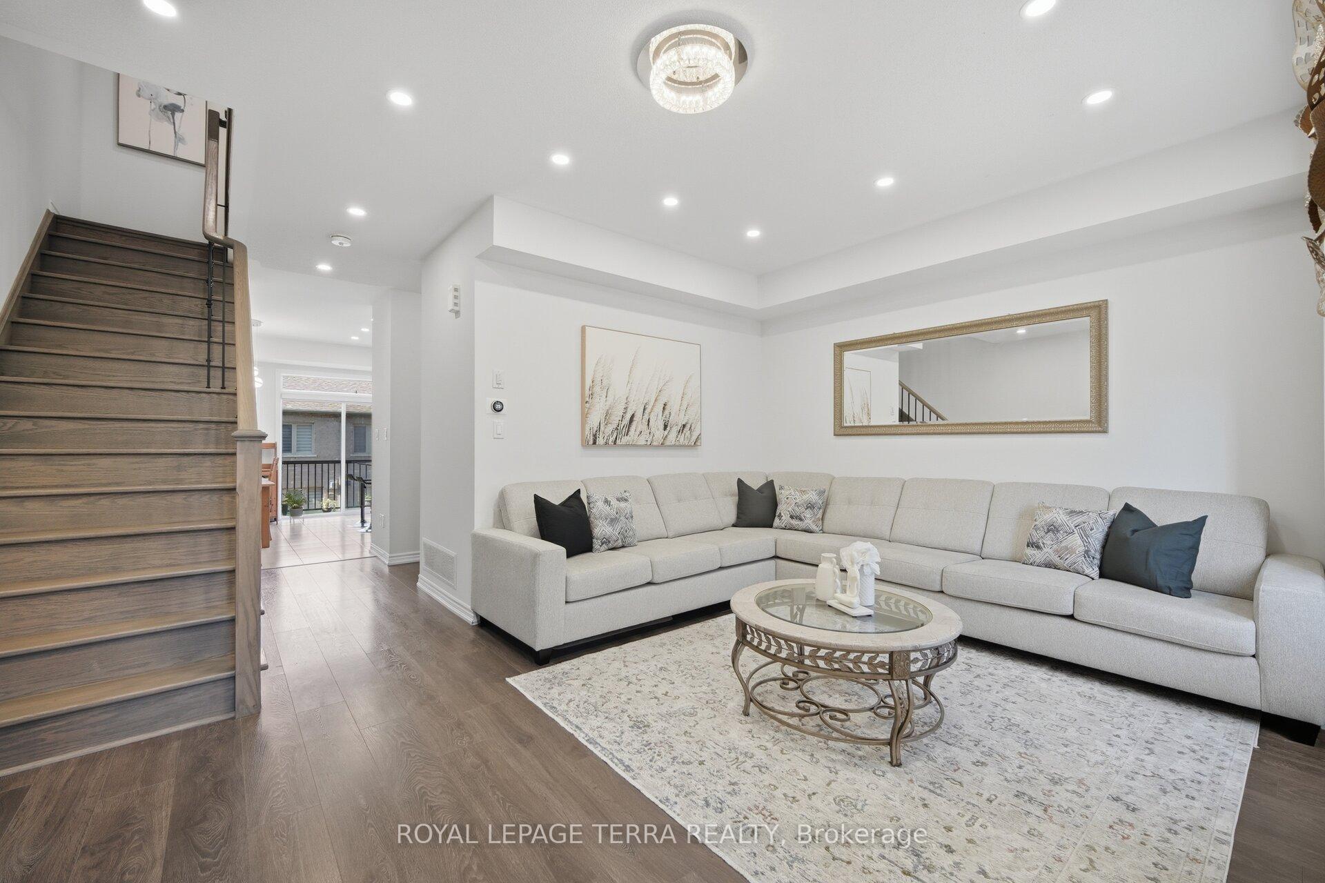 Photo 9 of 38 Hallmark Way, Whitby, Lynde Creek — HOMEH