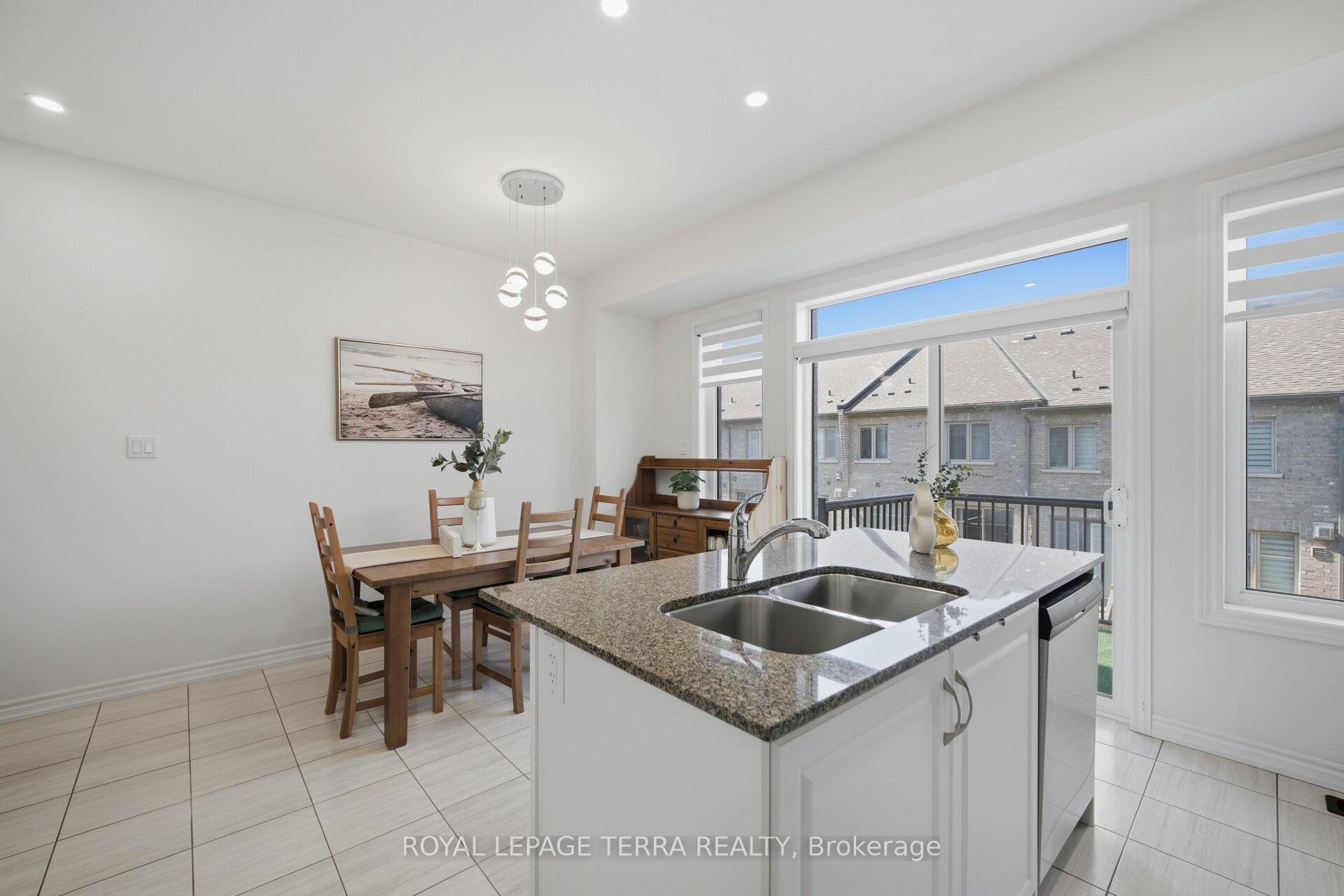 Photo 11 of 38 Hallmark Way, Whitby, Lynde Creek — HOMEH