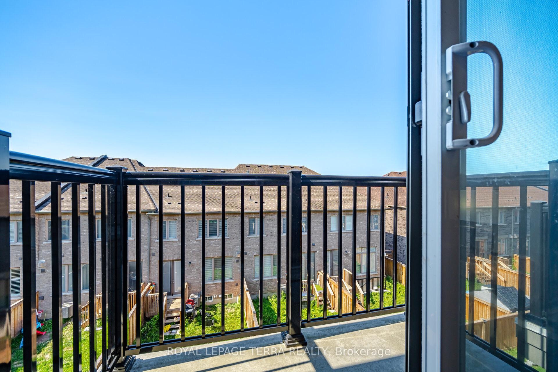 Photo 24 of 38 Hallmark Way, Whitby, Lynde Creek — HOMEH