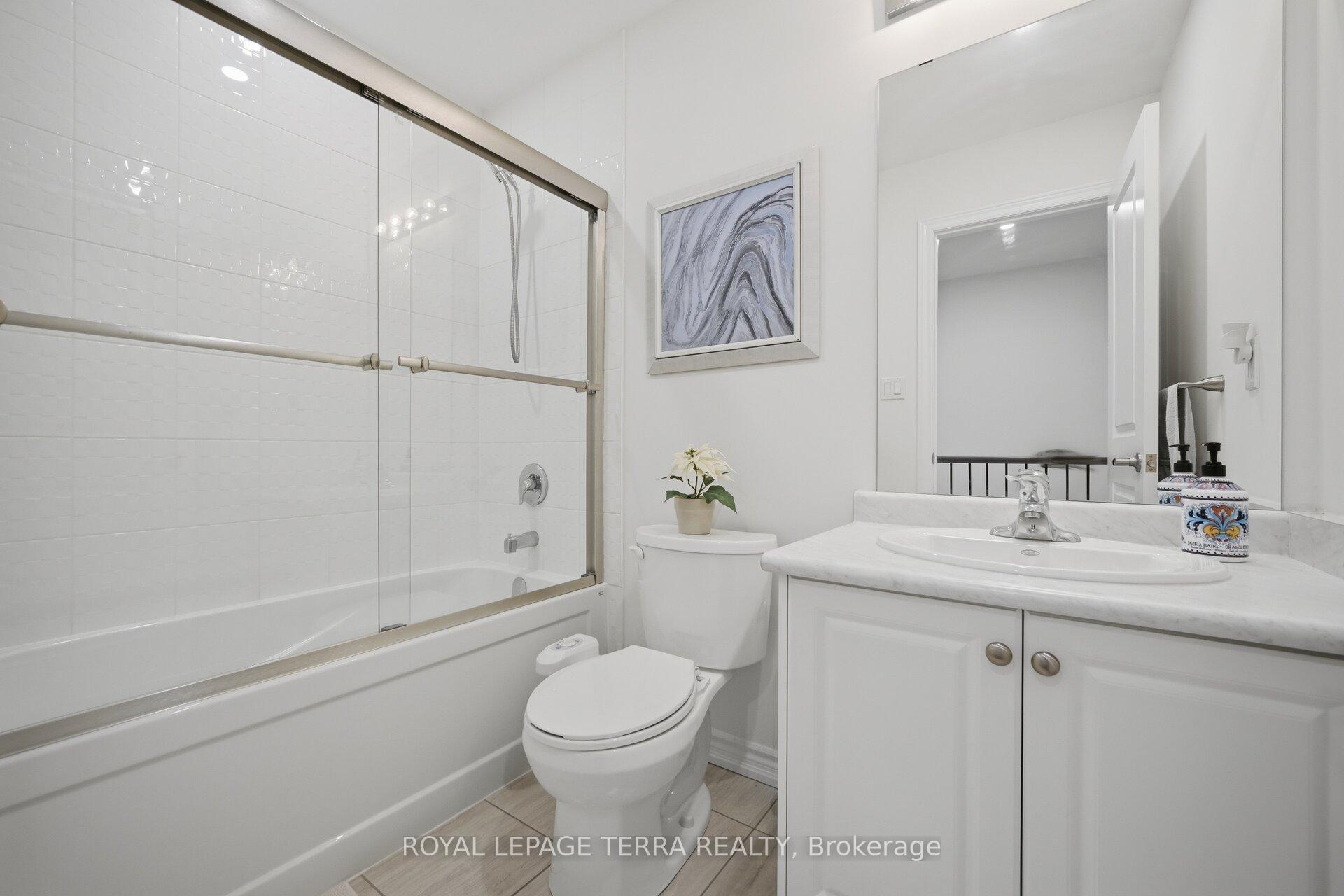 Photo 25 of 38 Hallmark Way, Whitby, Lynde Creek — HOMEH