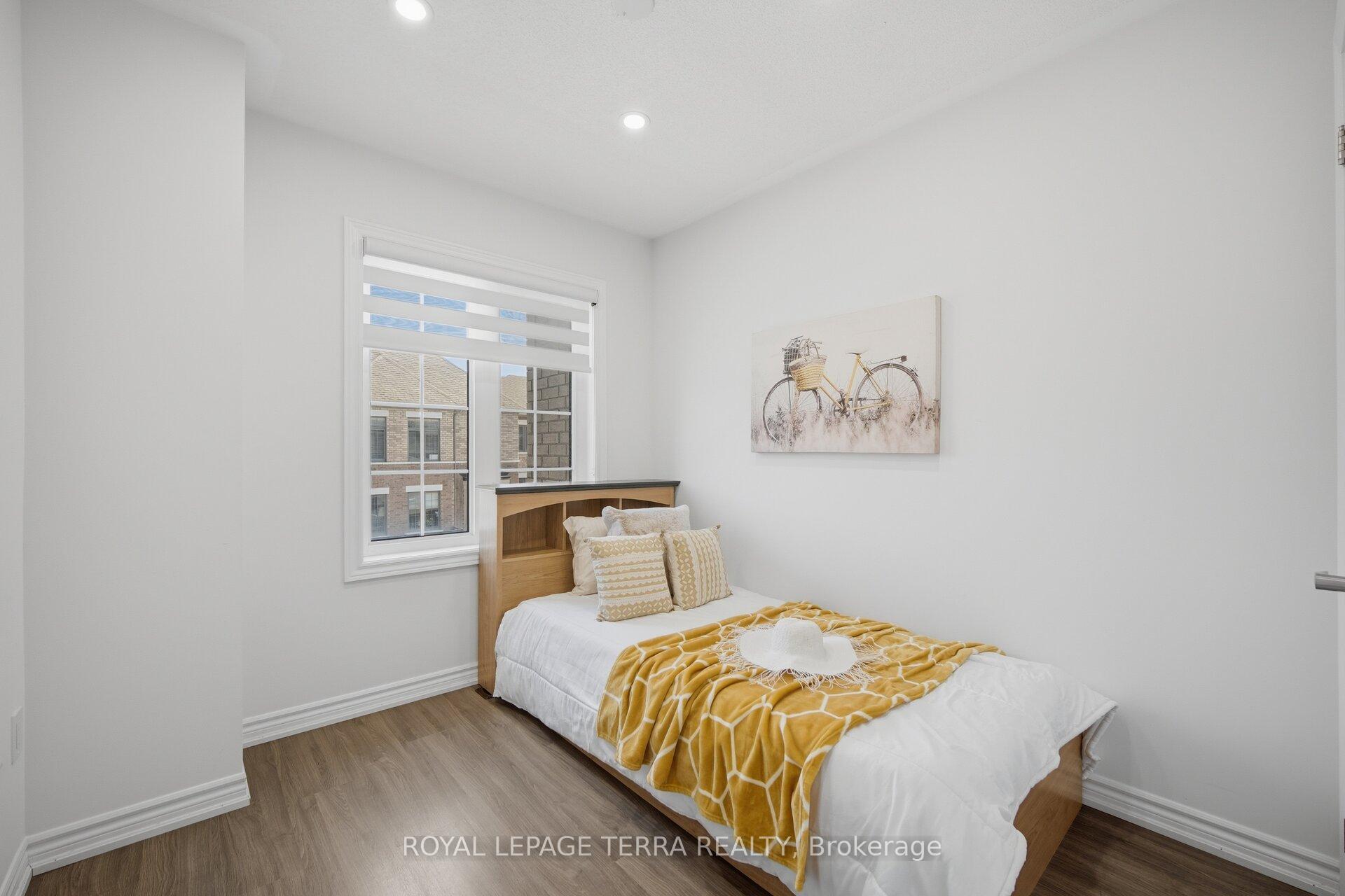 Photo 27 of 38 Hallmark Way, Whitby, Lynde Creek — HOMEH