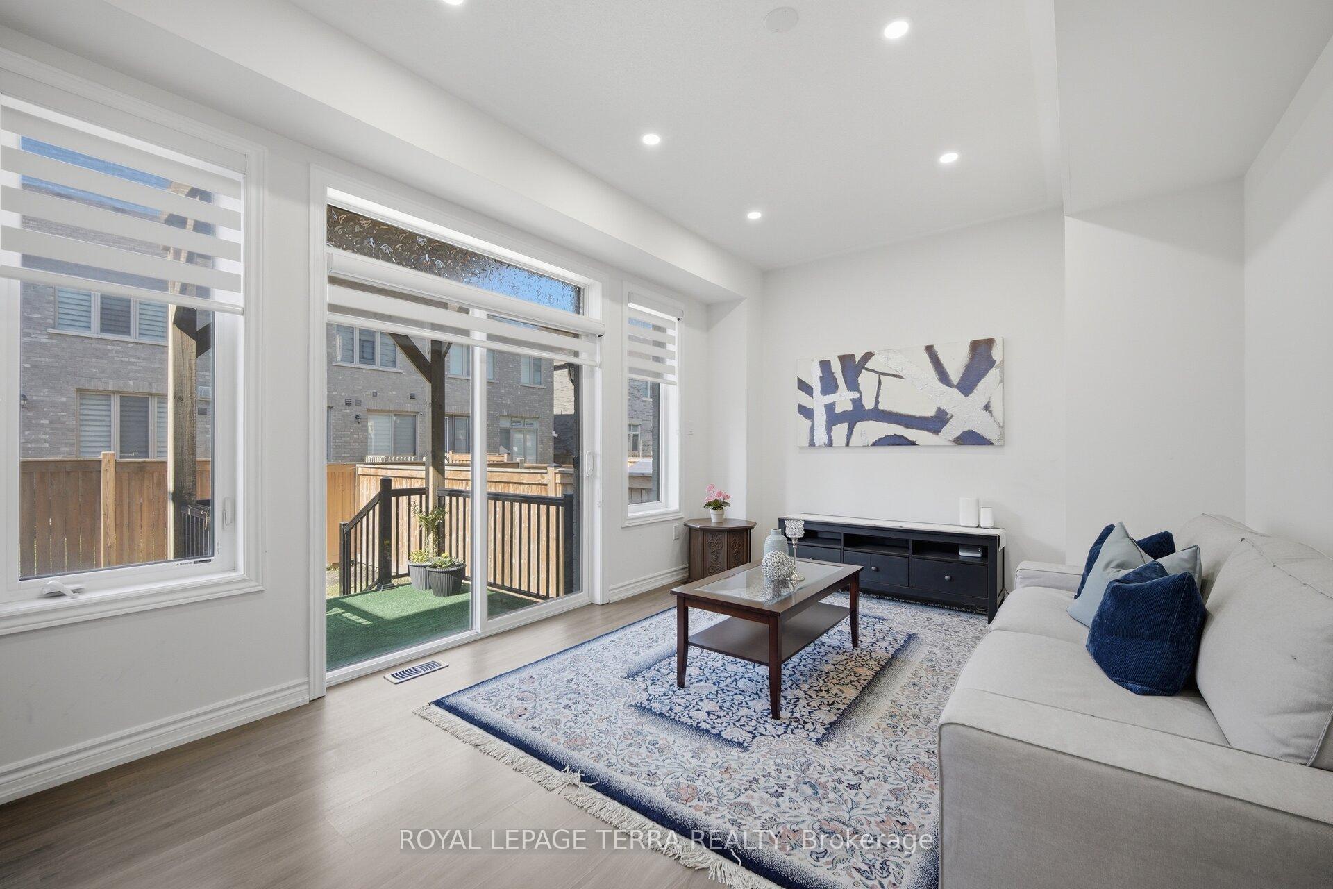 Photo 29 of 38 Hallmark Way, Whitby, Lynde Creek — HOMEH