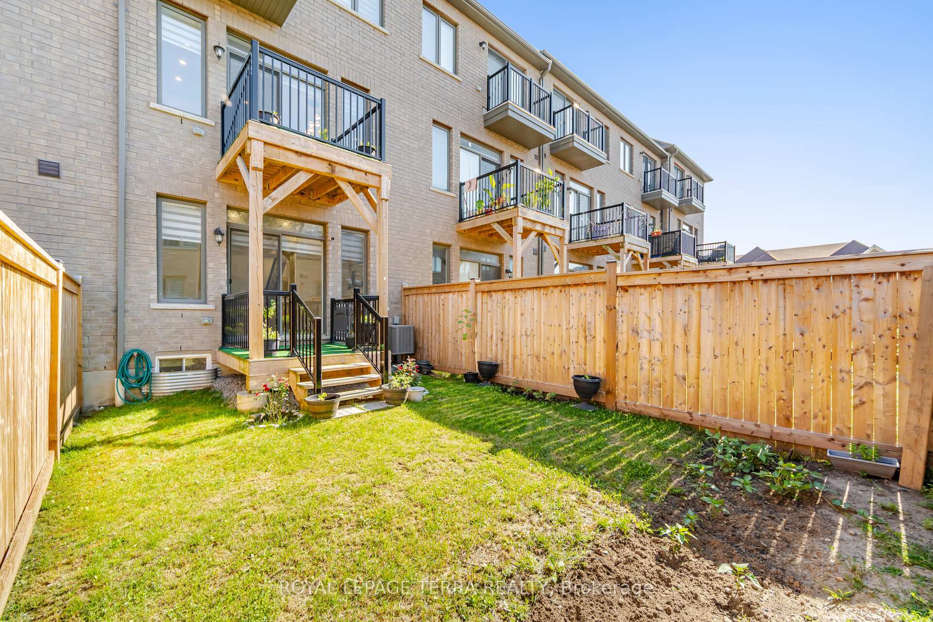 Photo 37 of 38 Hallmark Way, Whitby, Lynde Creek — HOMEH