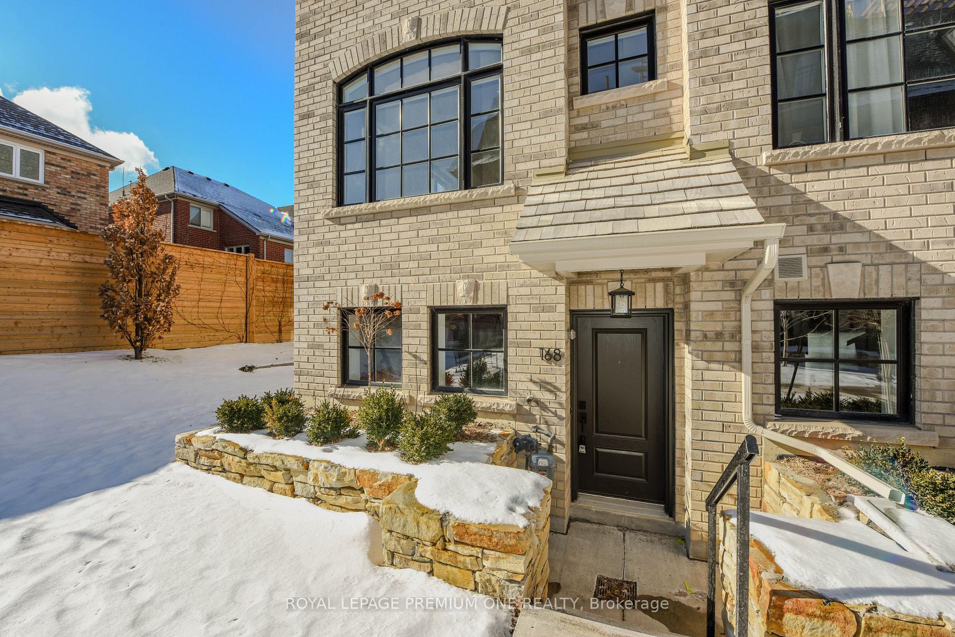 Photo 2 of Unit 168, 56 Lunar Crescent, Mississauga, Streetsville — HOMEH