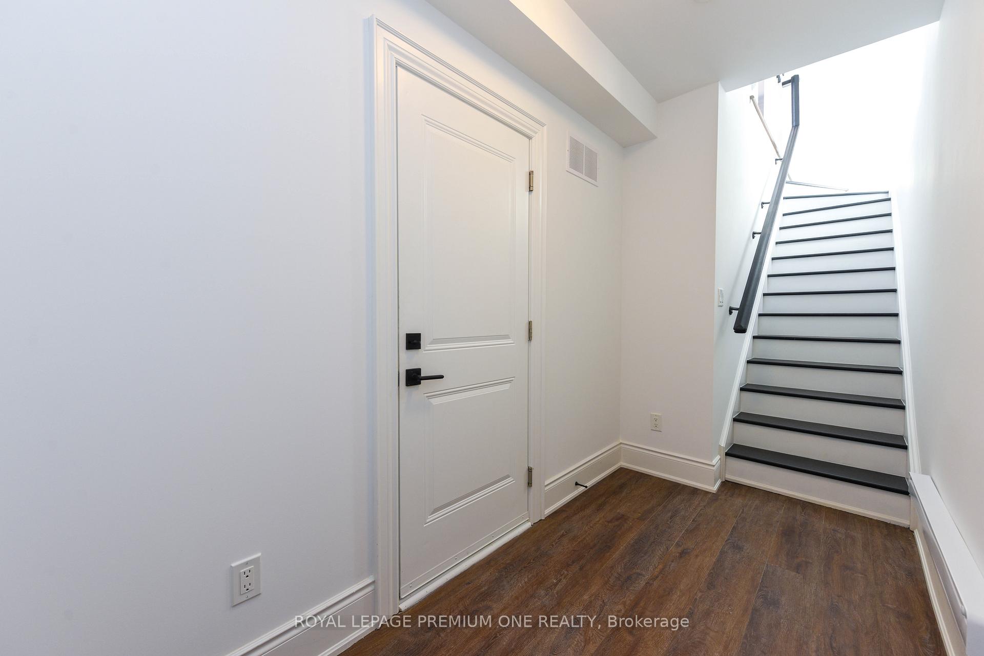 Photo 4 of Unit 168, 56 Lunar Crescent, Mississauga, Streetsville — HOMEH
