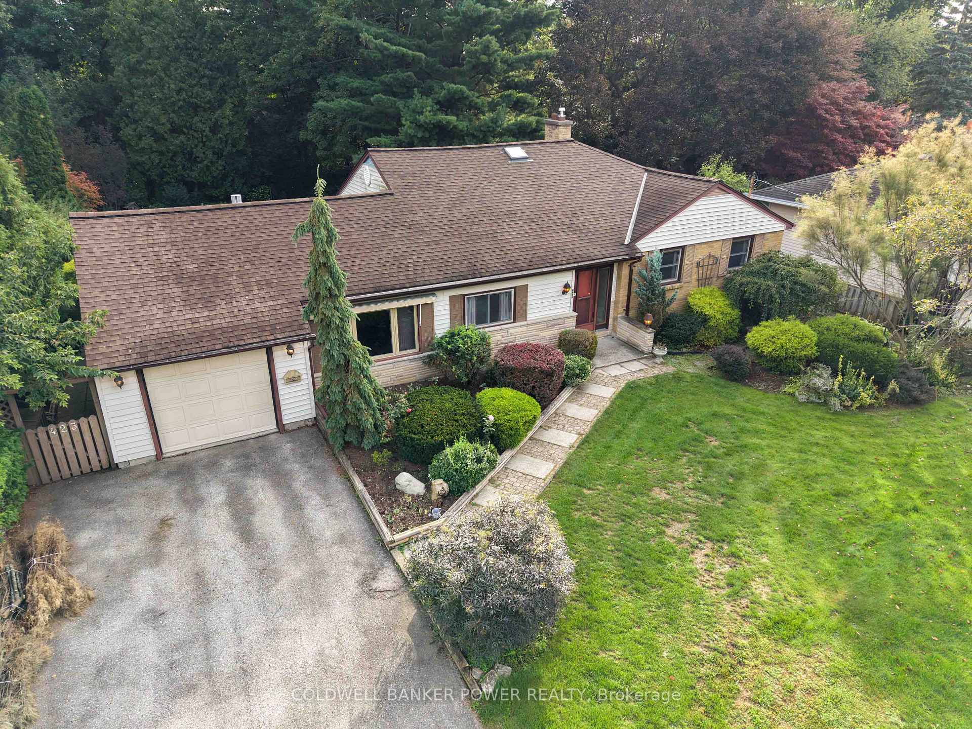 Photo 2 of 423 Pinetree Drive, London, North P — HOMEH
