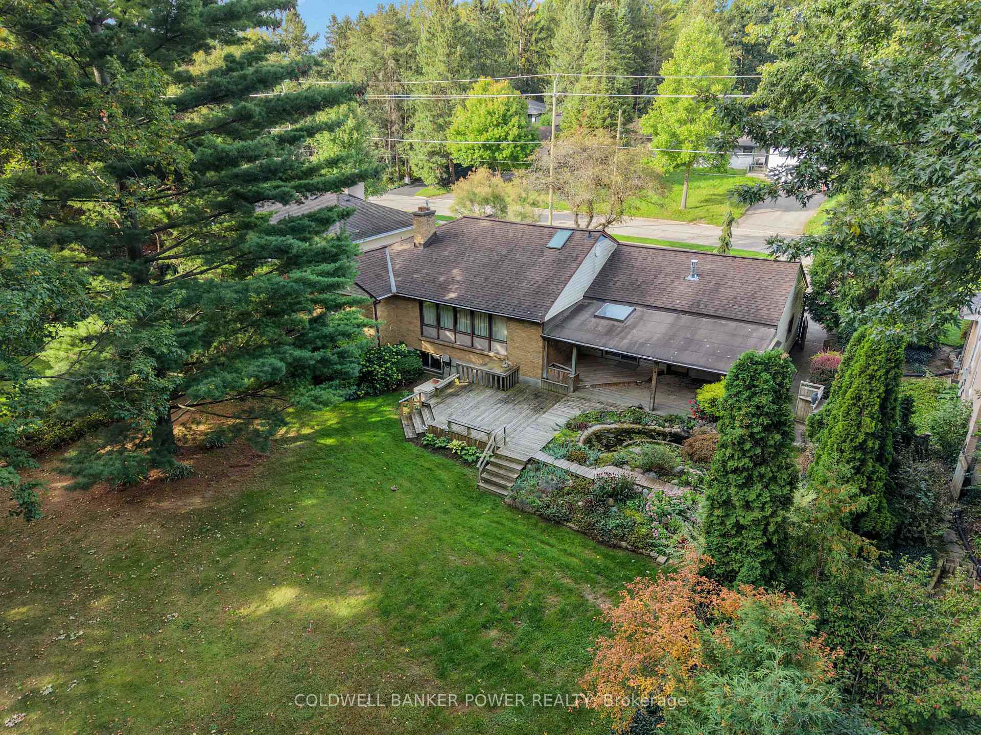 Photo 4 of 423 Pinetree Drive, London, North P — HOMEH
