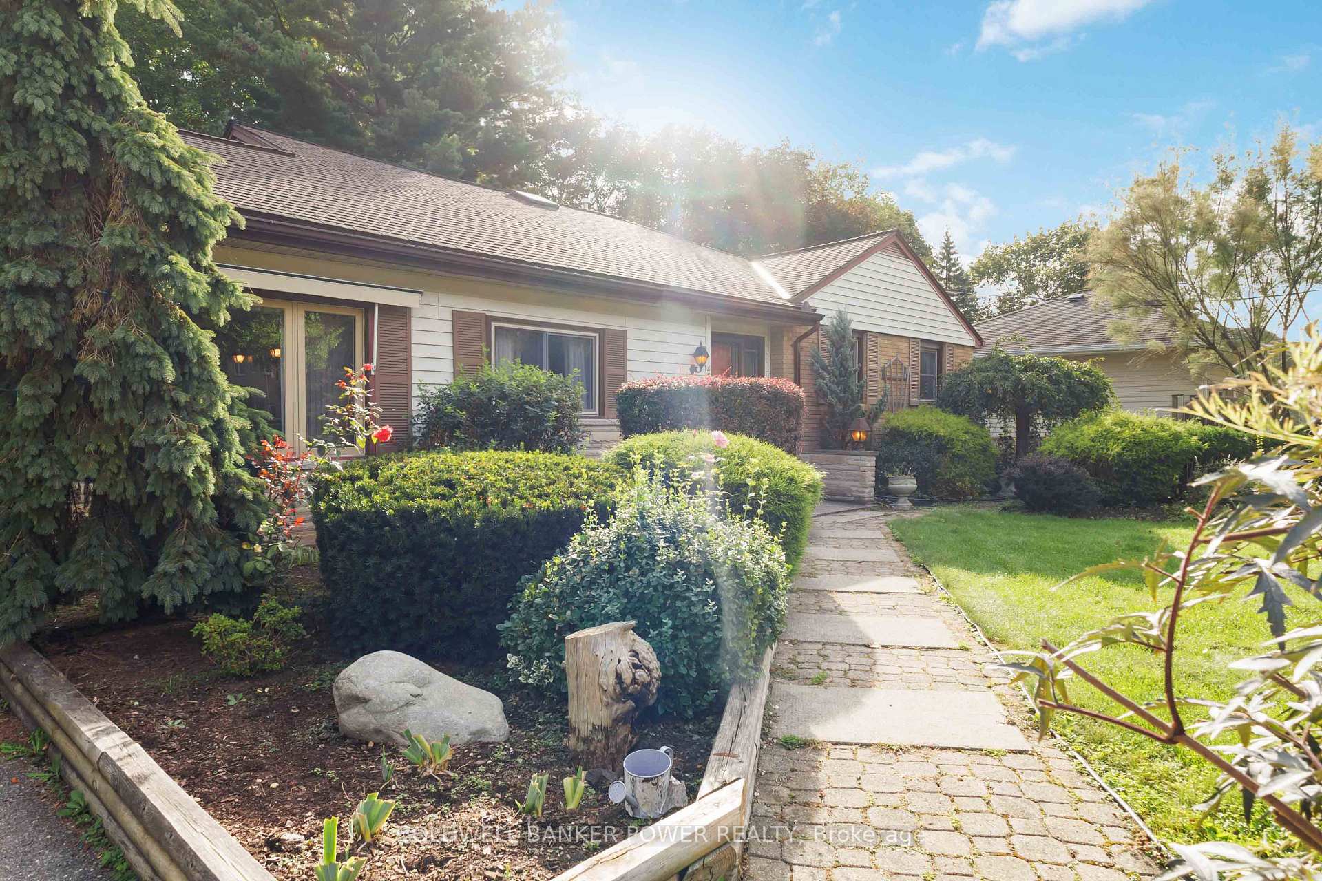 Photo 8 of 423 Pinetree Drive, London, North P — HOMEH