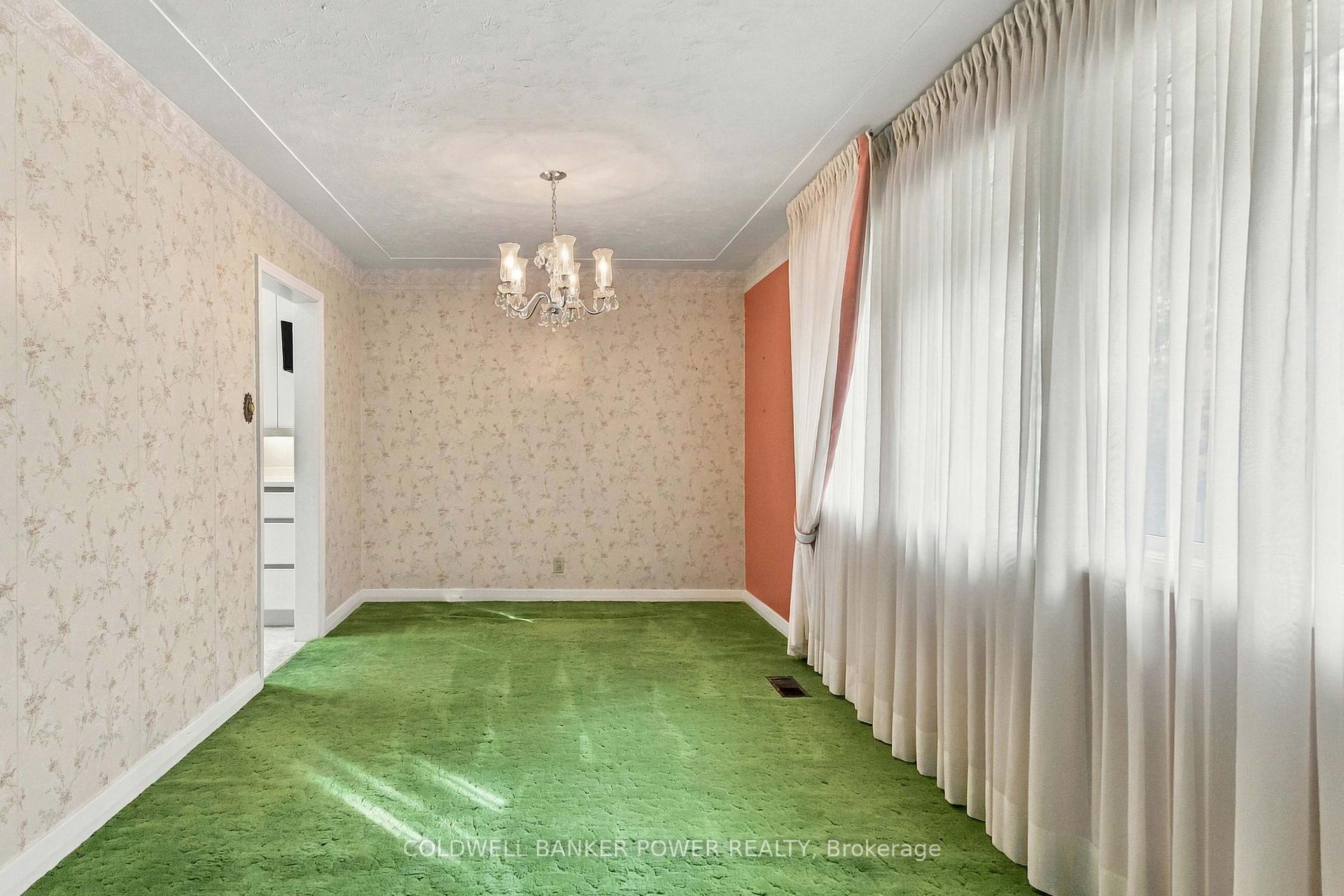 Photo 14 of 423 Pinetree Drive, London, North P — HOMEH