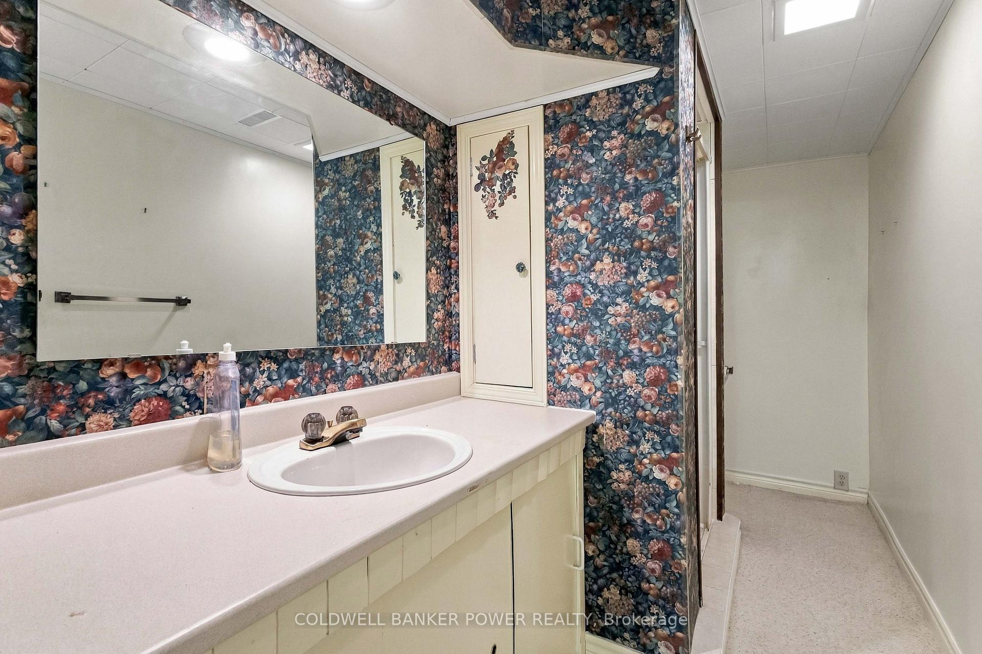 Photo 34 of 423 Pinetree Drive, London, North P — HOMEH