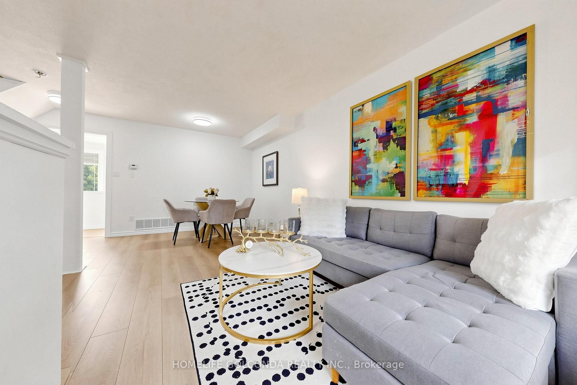 Photo 4 of 1704 Canadore Crescent, Oshawa, Samac — HOMEH