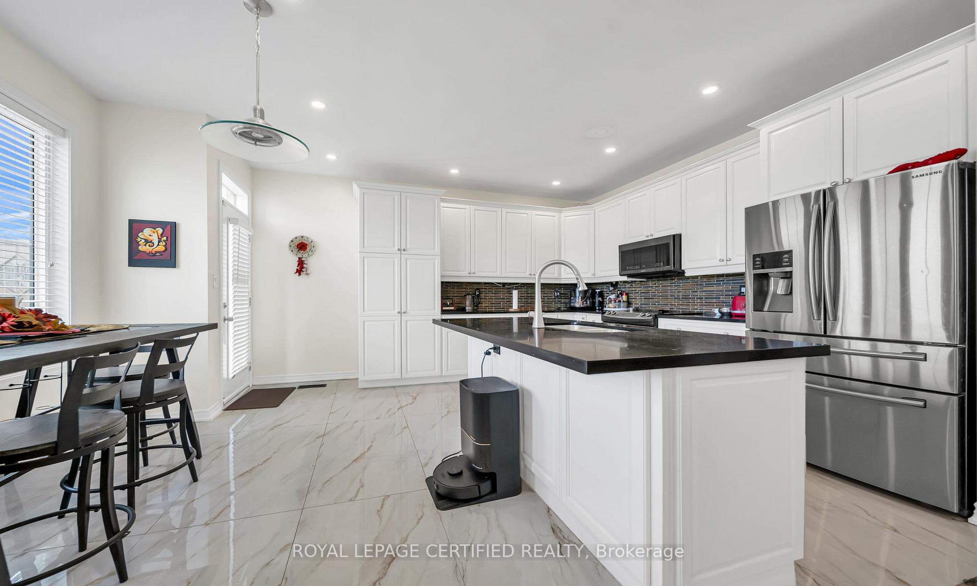 Photo 16 of 358 Pringle Avenue, Milton, Scott — HOMEH