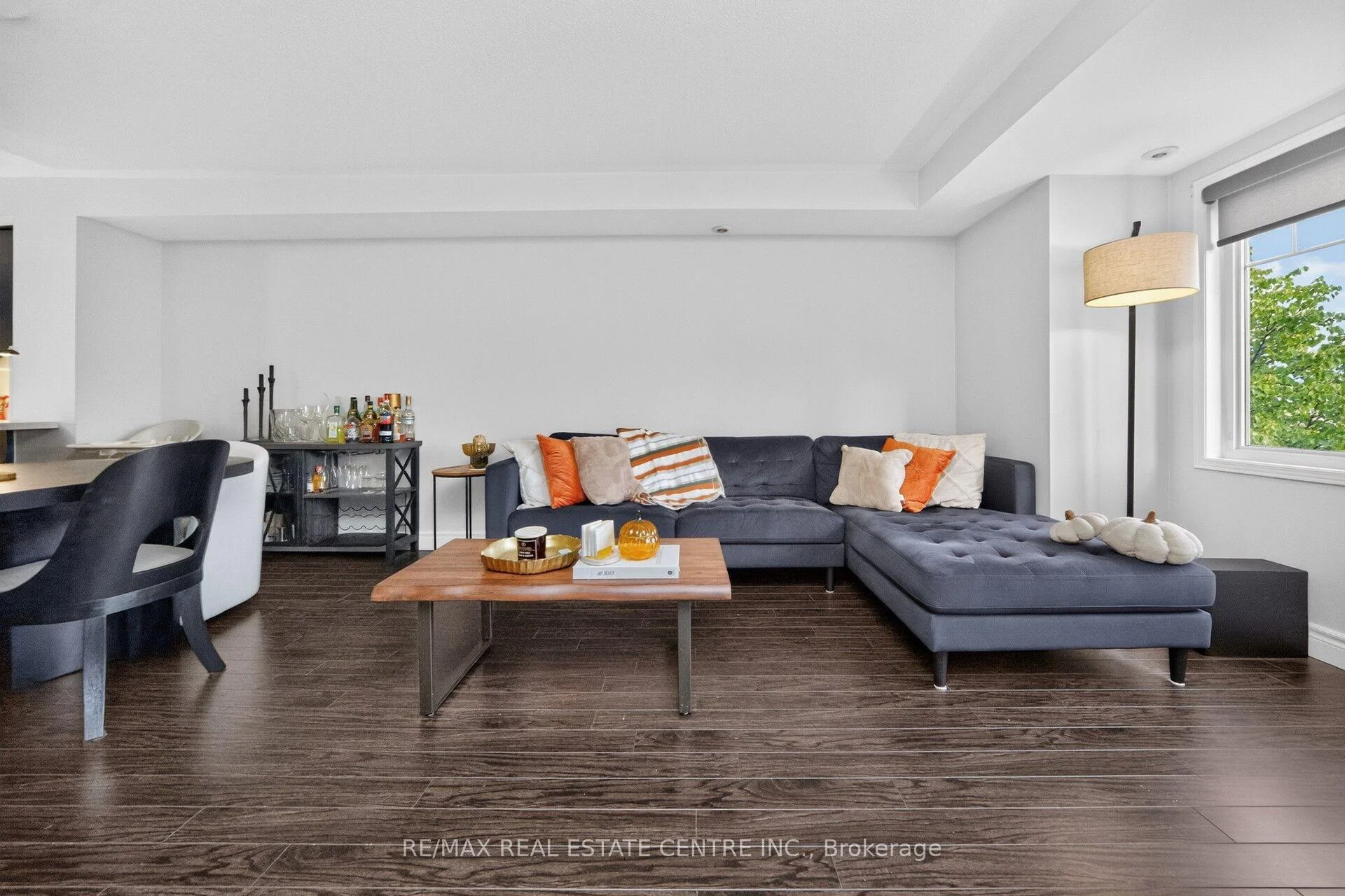 Photo 8 of Unit 6, 3335 Thomas Street E, Mississauga, Churchill Meadows — HOMEH