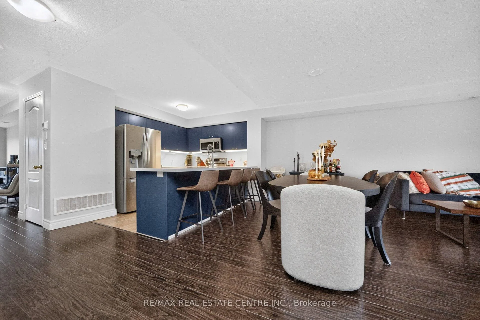 Photo 10 of Unit 6, 3335 Thomas Street E, Mississauga, Churchill Meadows — HOMEH