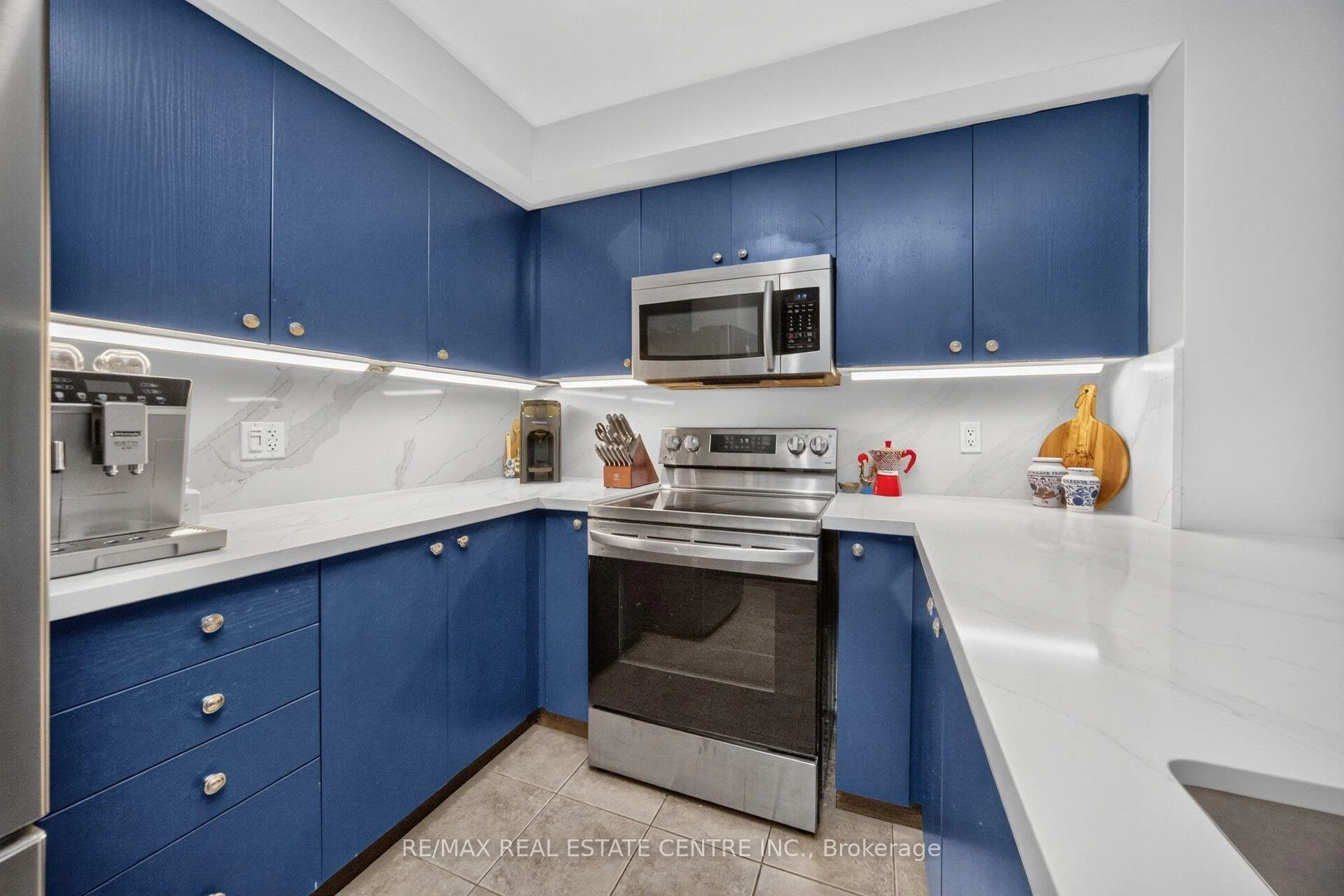 Photo 13 of Unit 6, 3335 Thomas Street E, Mississauga, Churchill Meadows — HOMEH
