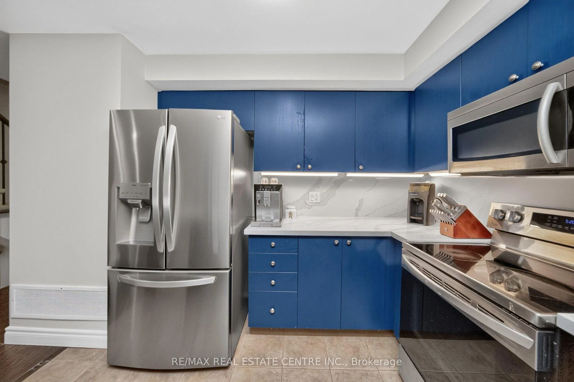 Photo 14 of Unit 6, 3335 Thomas Street E, Mississauga, Churchill Meadows — HOMEH