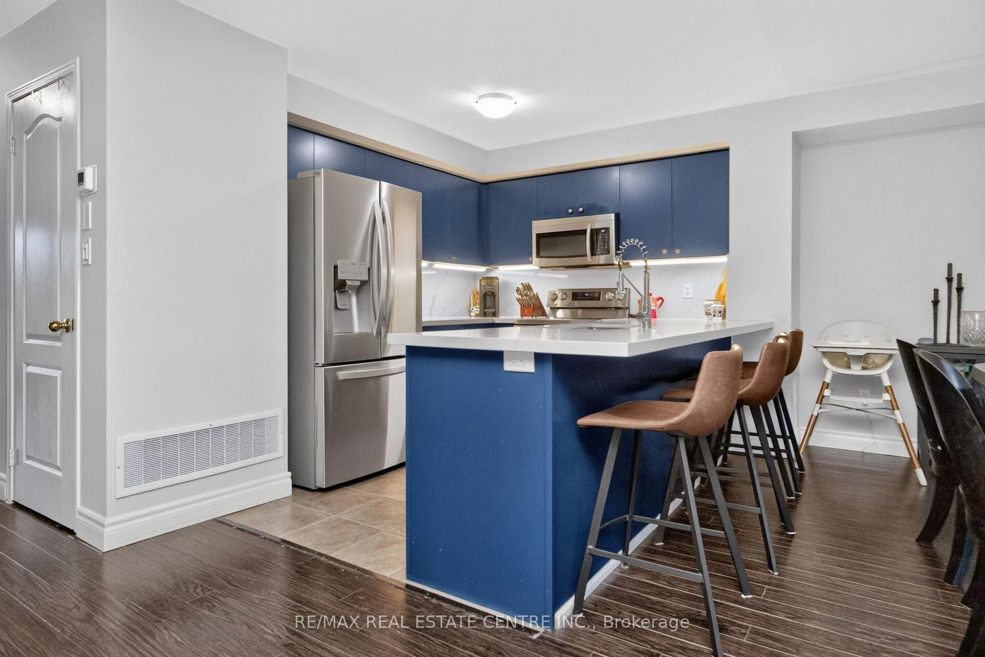 Photo 16 of Unit 6, 3335 Thomas Street E, Mississauga, Churchill Meadows — HOMEH