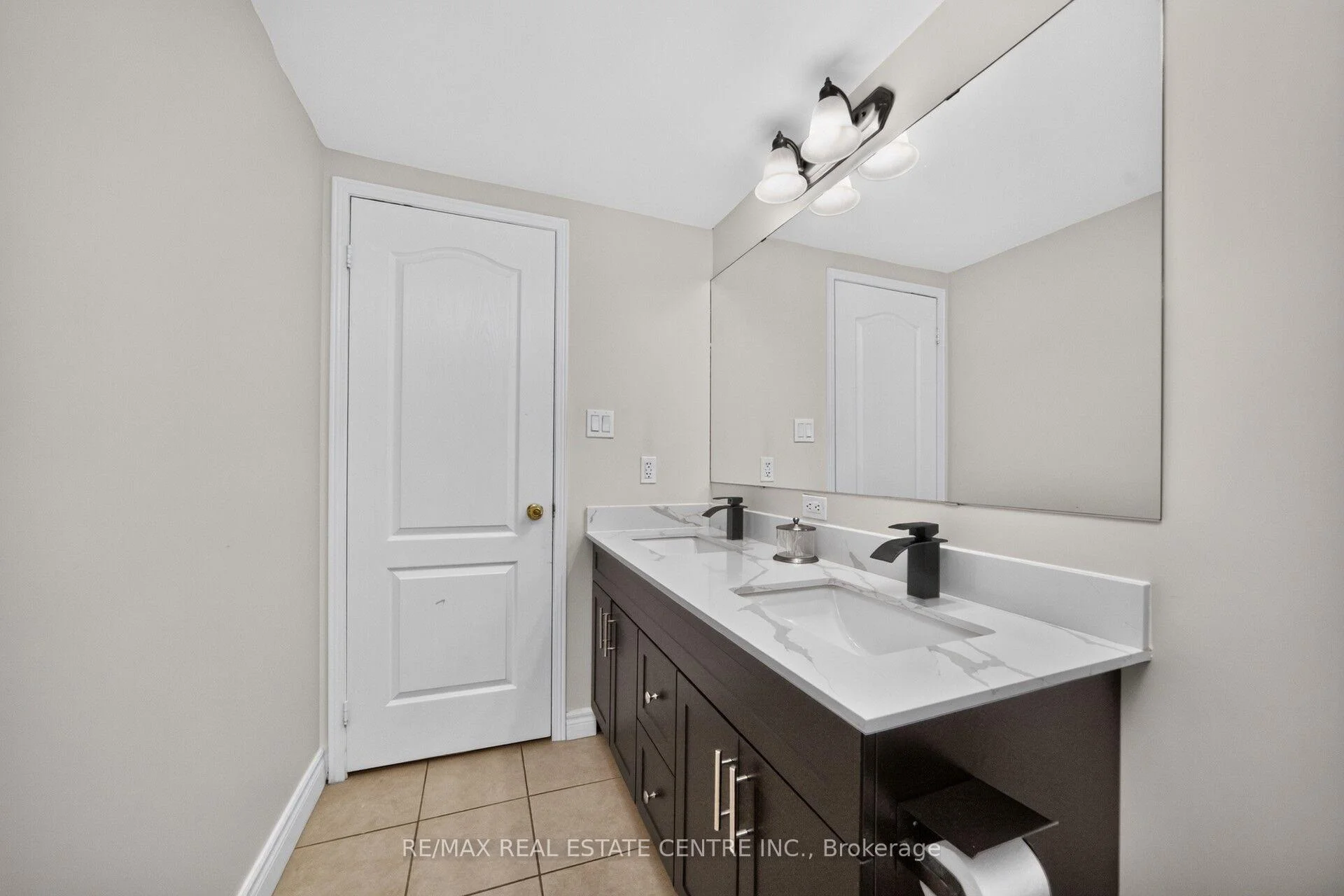 Photo 26 of Unit 6, 3335 Thomas Street E, Mississauga, Churchill Meadows — HOMEH