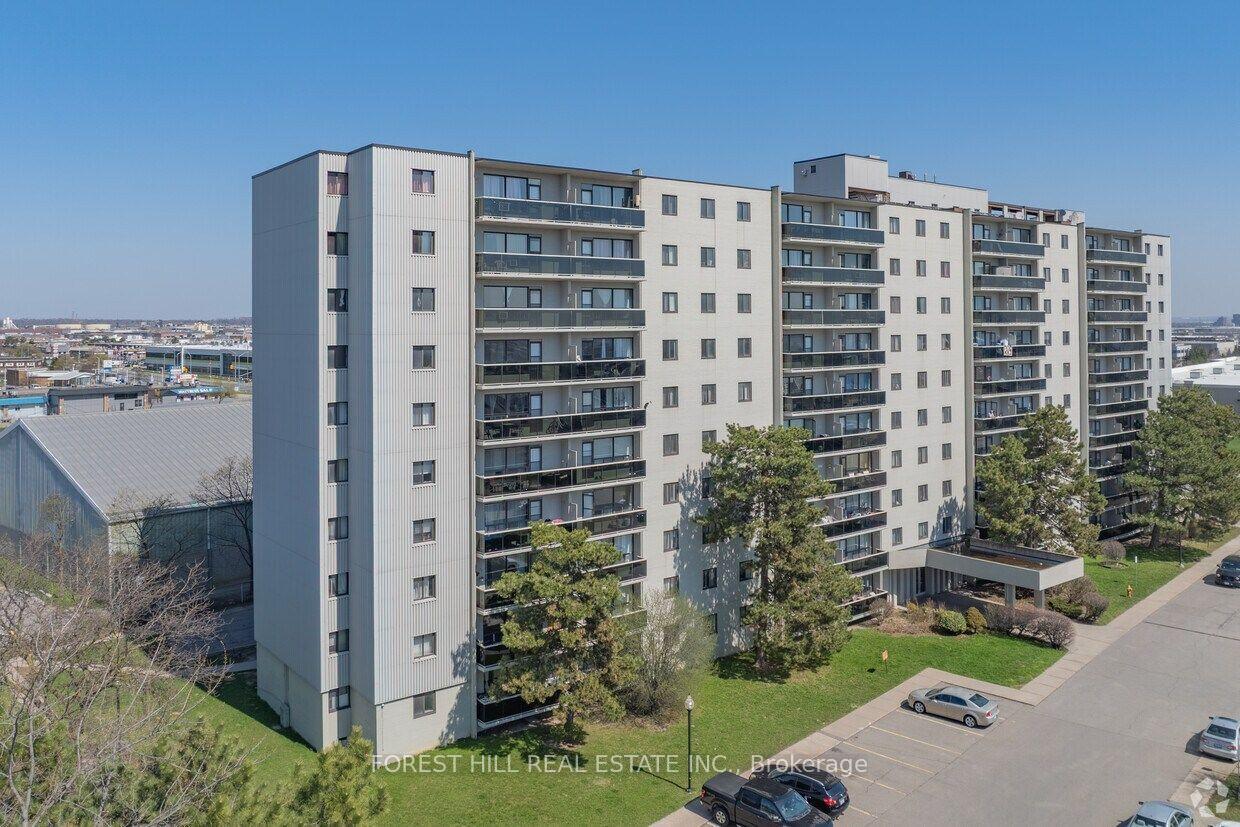 Photo 7 of Unit 301, 165 Kennedy Road, Brampton, Brampton East — HOMEH