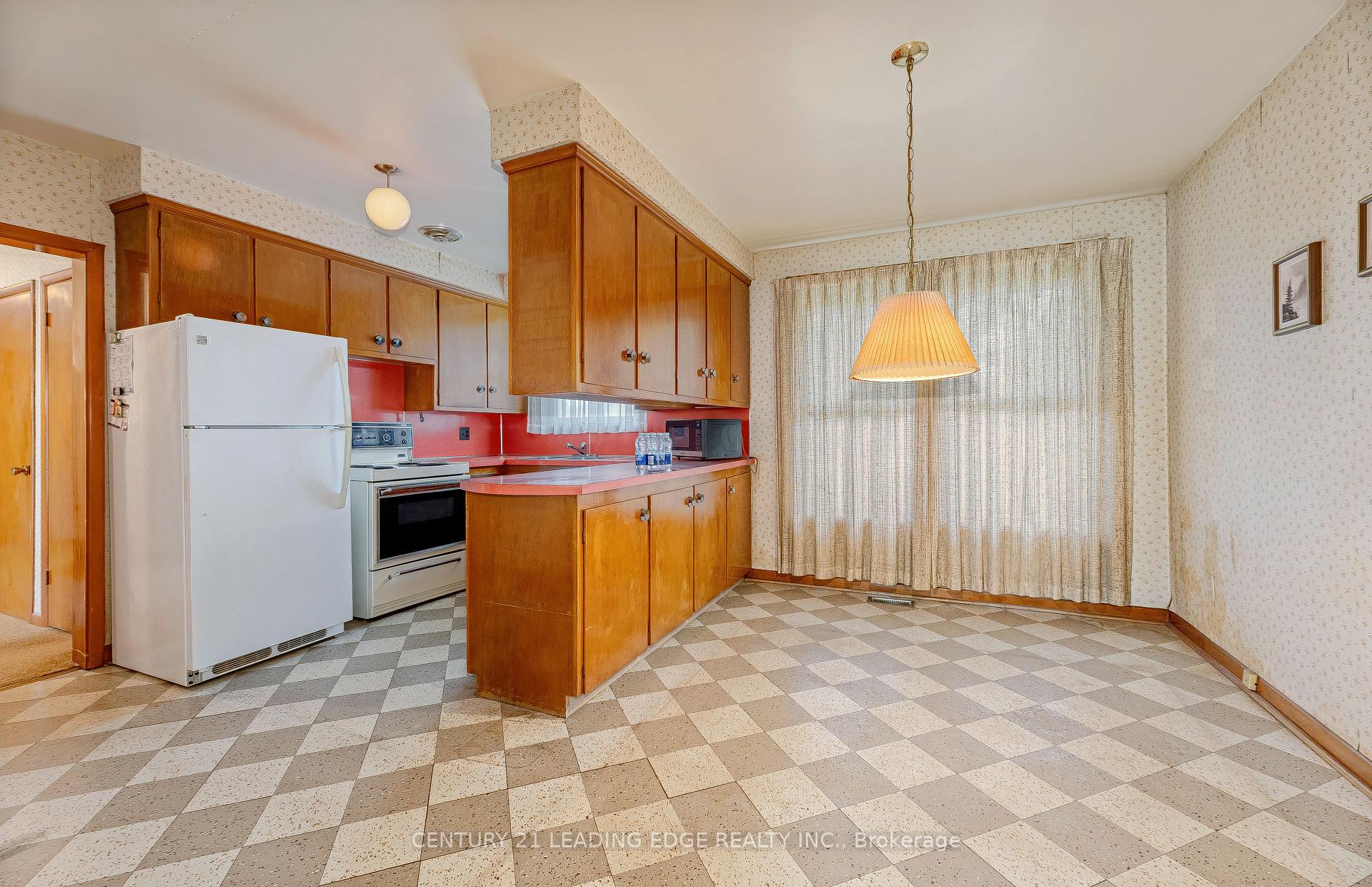 Photo 6 of 93 Lee Avenue, Markham, Milliken Mills East — HOMEH