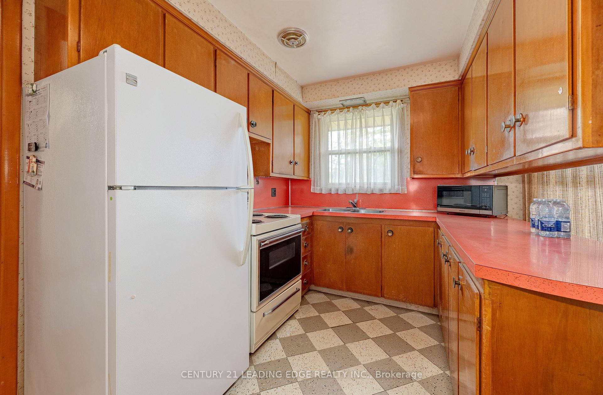 Photo 8 of 93 Lee Avenue, Markham, Milliken Mills East — HOMEH