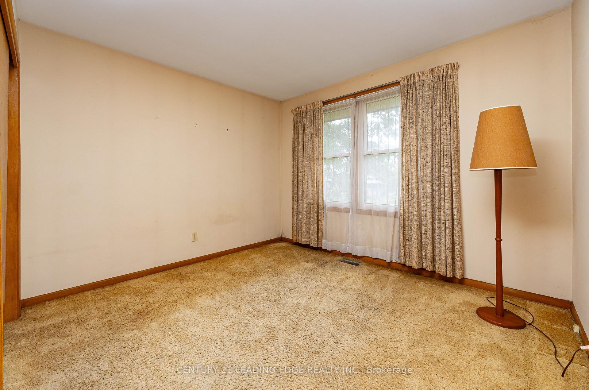 Photo 10 of 93 Lee Avenue, Markham, Milliken Mills East — HOMEH