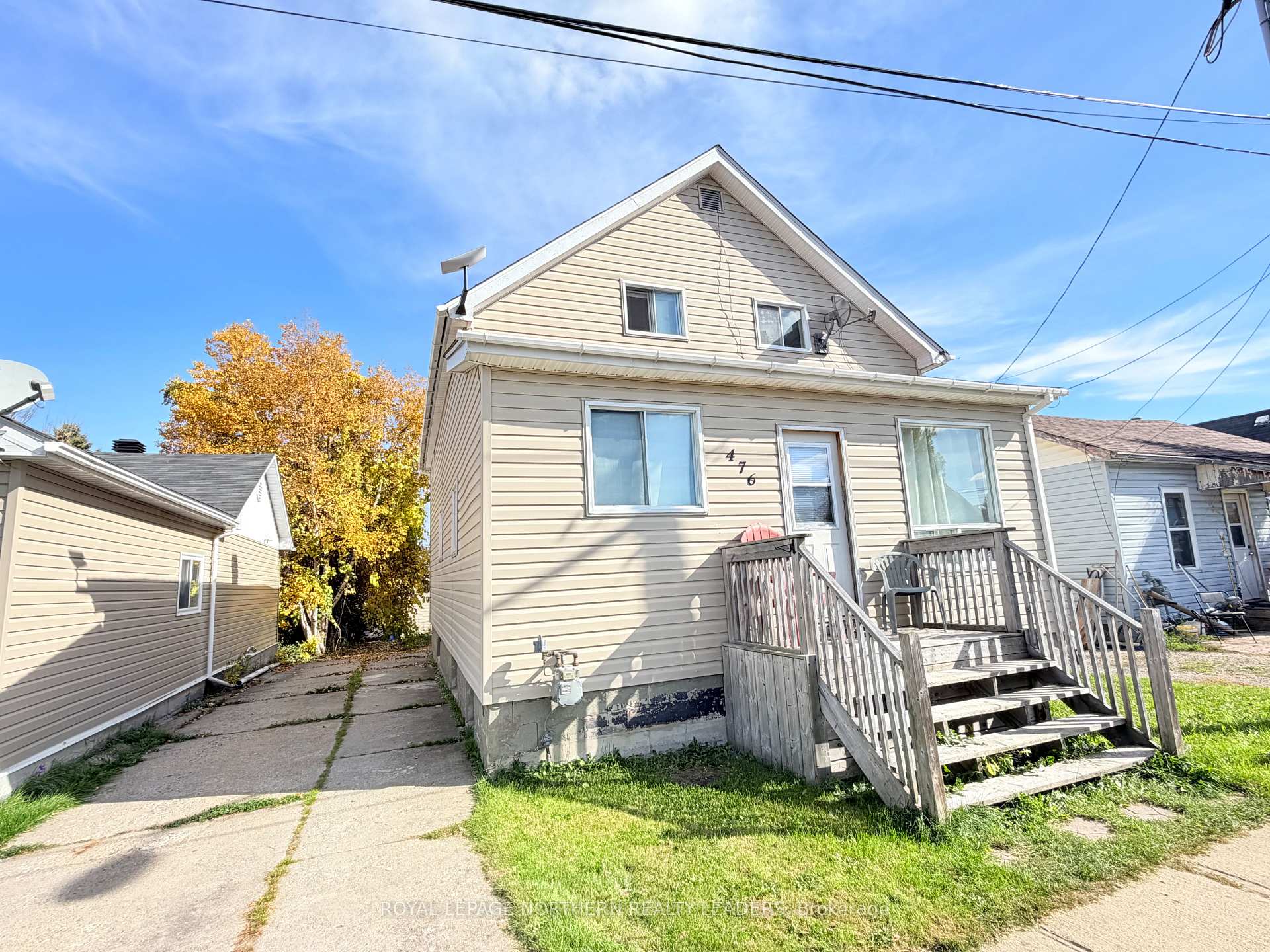 Front of 476 Laurier Avenue