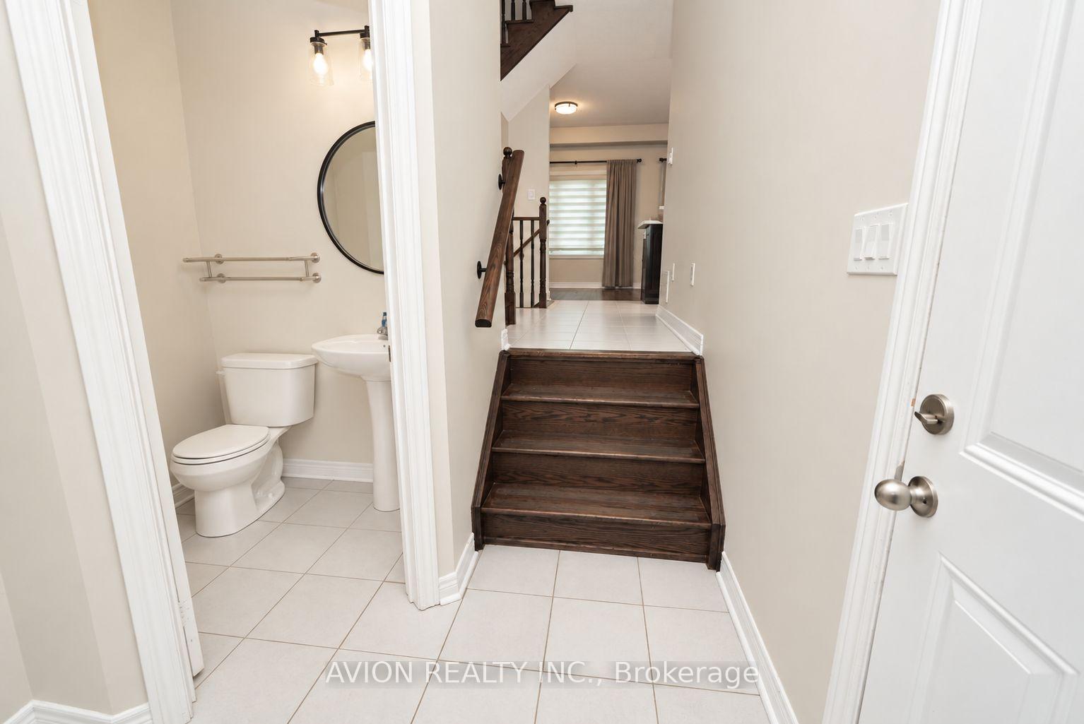 Photo 2 of 63 Forsyth Crescent N, Barrie, West Bayfield — HOMEH