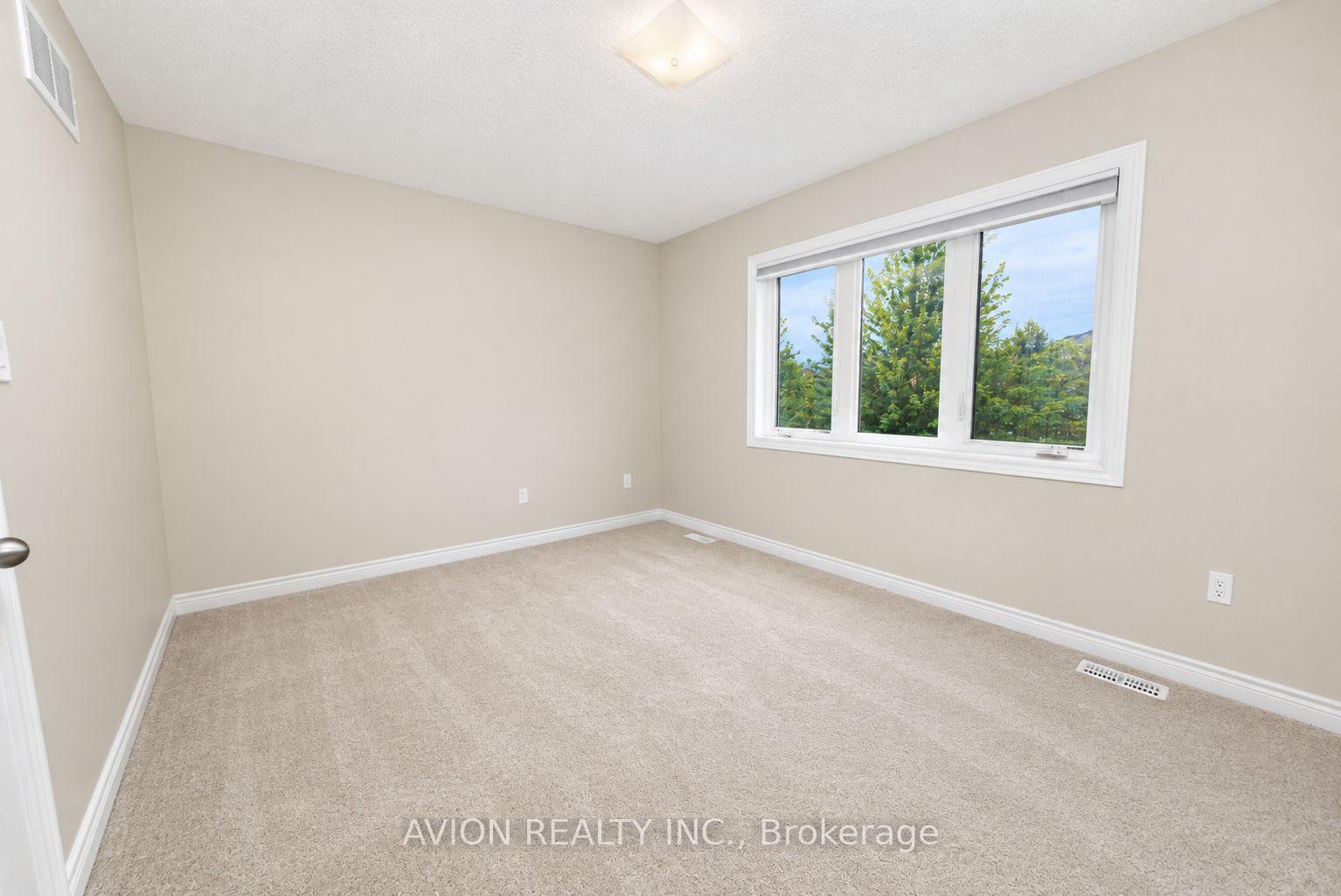 Photo 9 of 63 Forsyth Crescent N, Barrie, West Bayfield — HOMEH