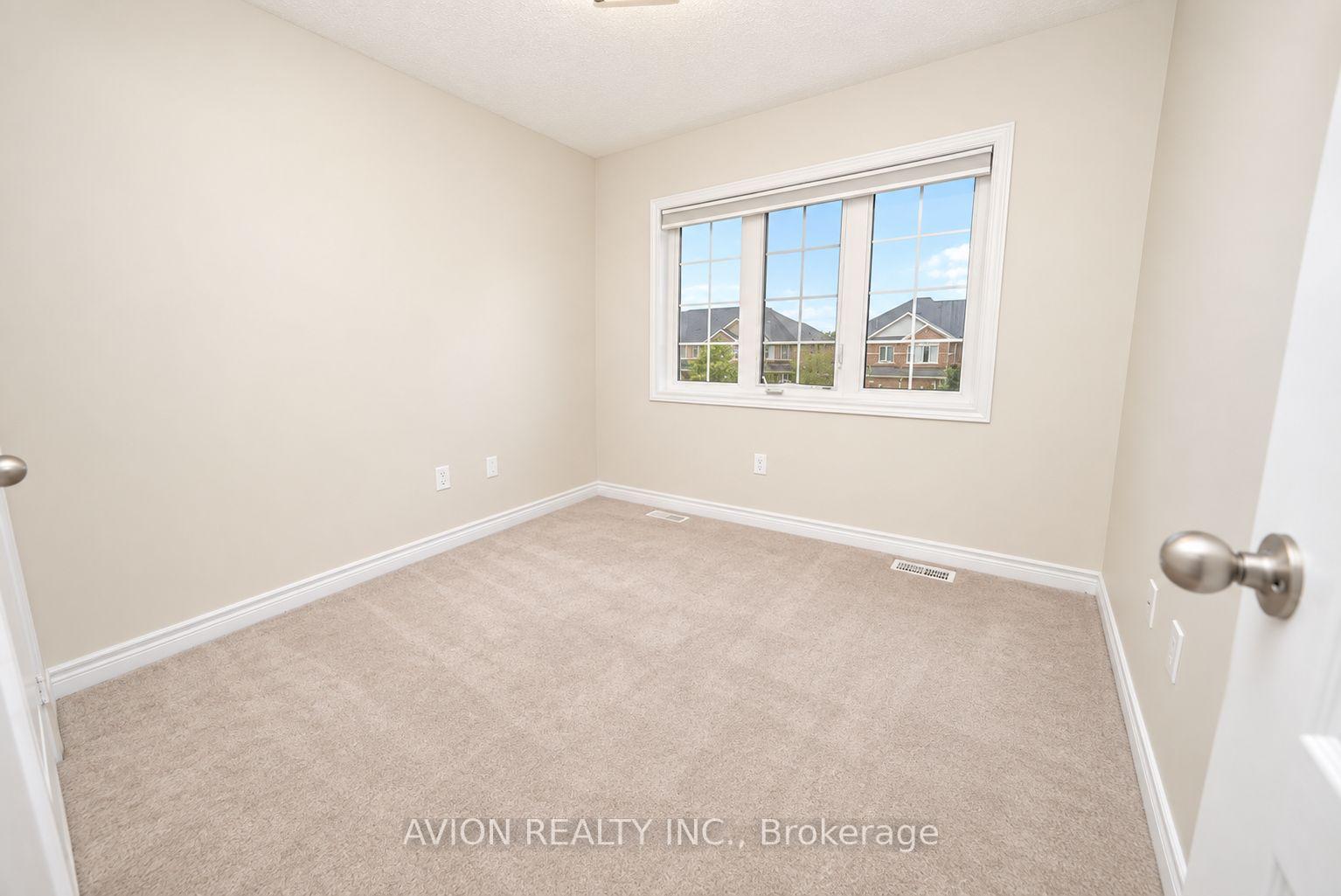 Photo 12 of 63 Forsyth Crescent N, Barrie, West Bayfield — HOMEH