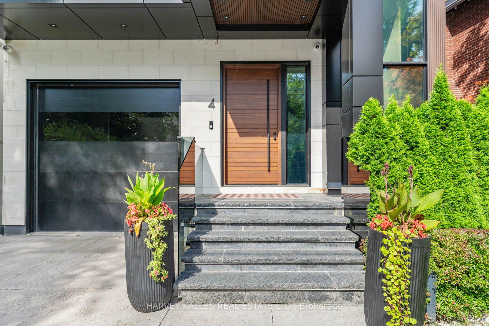 Photo 3 of 4 Douglas Crescent, Toronto, Leaside — HOMEH
