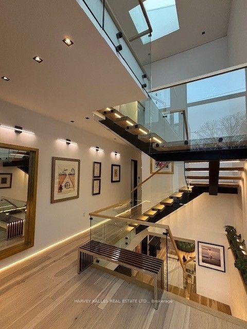 Photo 5 of 4 Douglas Crescent, Toronto, Leaside — HOMEH