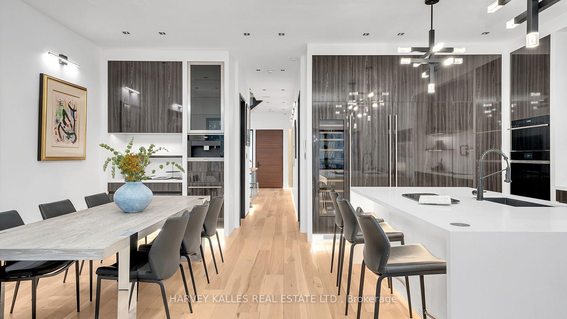 Photo 7 of 4 Douglas Crescent, Toronto, Leaside — HOMEH