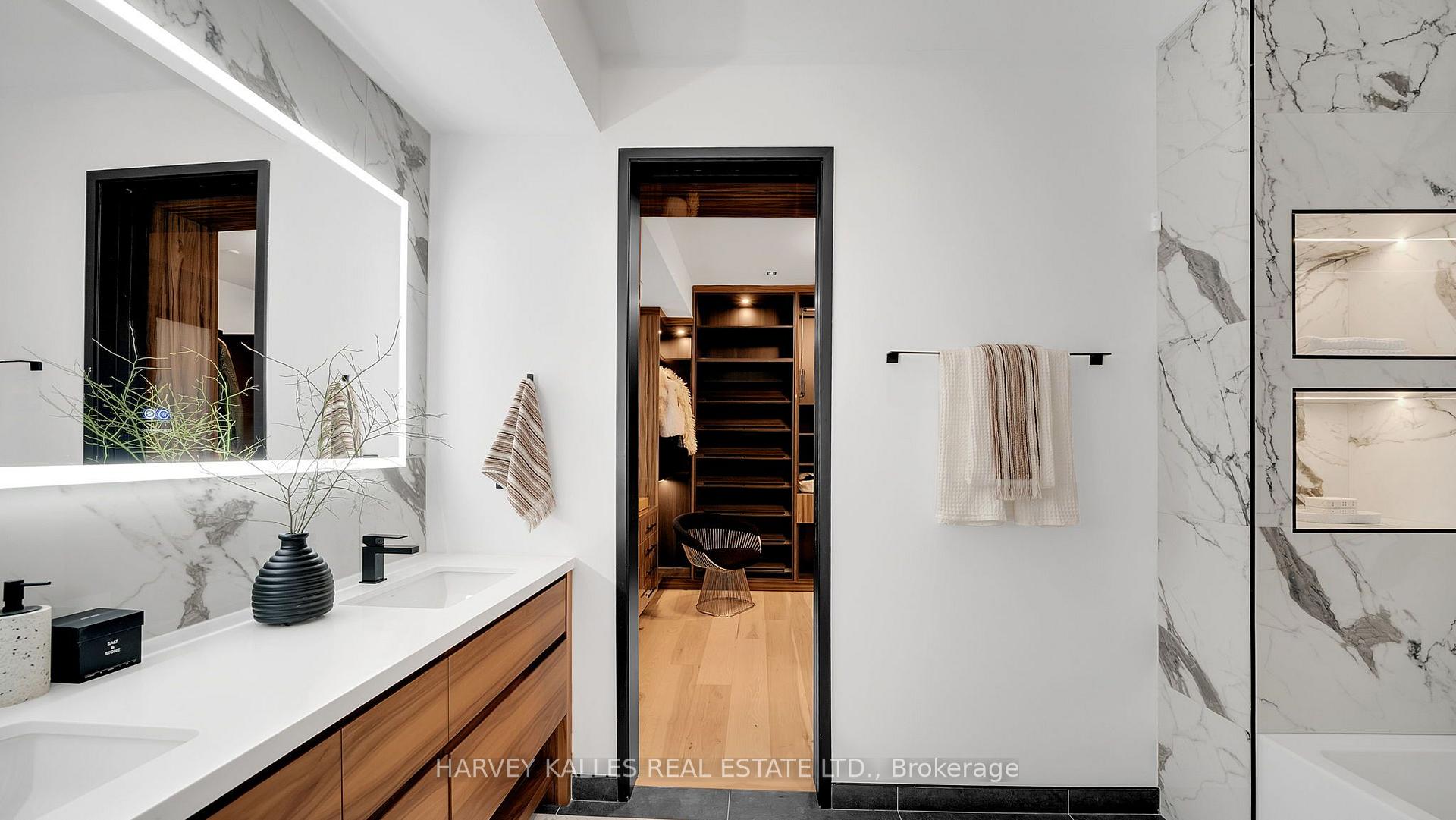 Photo 18 of 4 Douglas Crescent, Toronto, Leaside — HOMEH