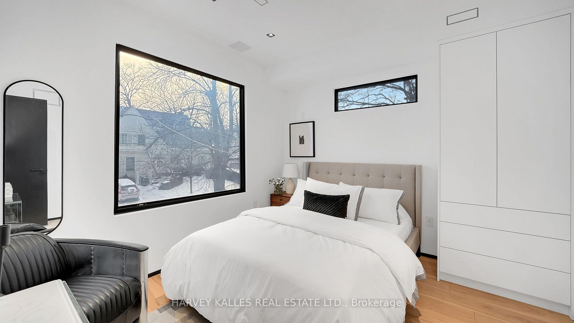 Photo 19 of 4 Douglas Crescent, Toronto, Leaside — HOMEH