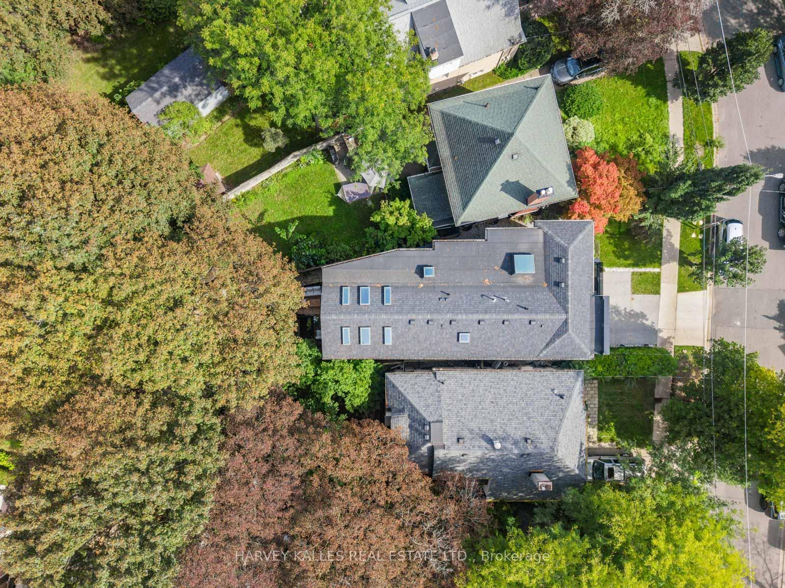 Photo 36 of 4 Douglas Crescent, Toronto, Leaside — HOMEH