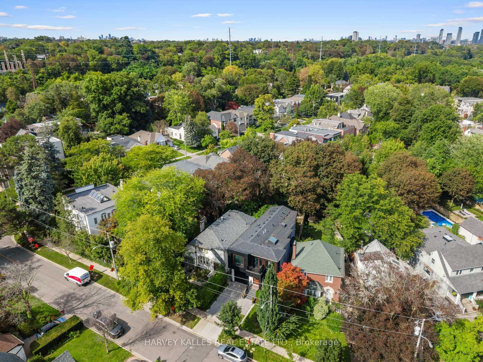 Photo 37 of 4 Douglas Crescent, Toronto, Leaside — HOMEH