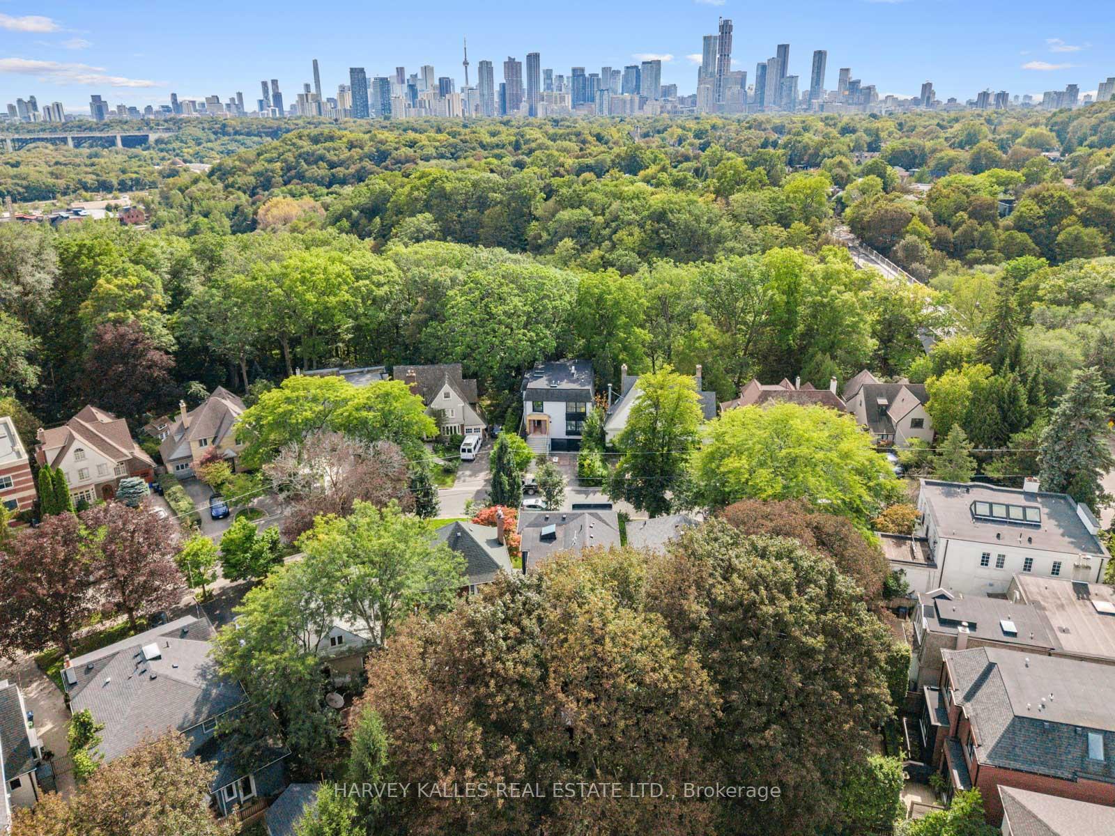 Photo 38 of 4 Douglas Crescent, Toronto, Leaside — HOMEH