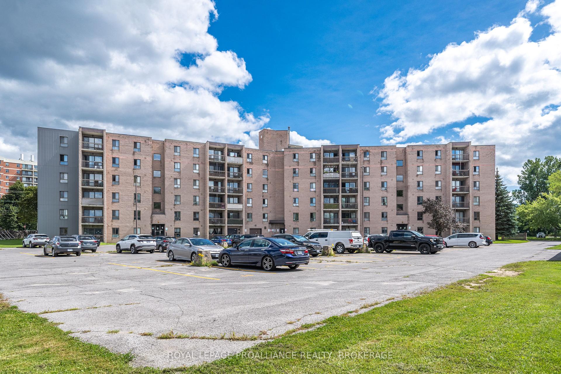 Photo 3 of Unit 112, 17 Eldon Hall Place, Kingston, Central City West — HOMEH