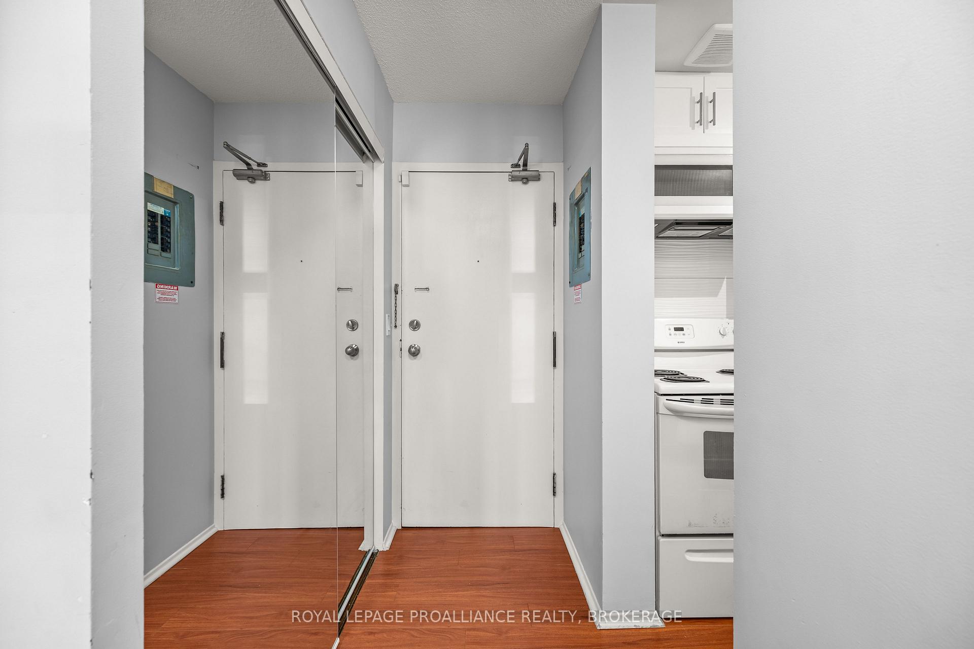 Photo 4 of Unit 112, 17 Eldon Hall Place, Kingston, Central City West — HOMEH