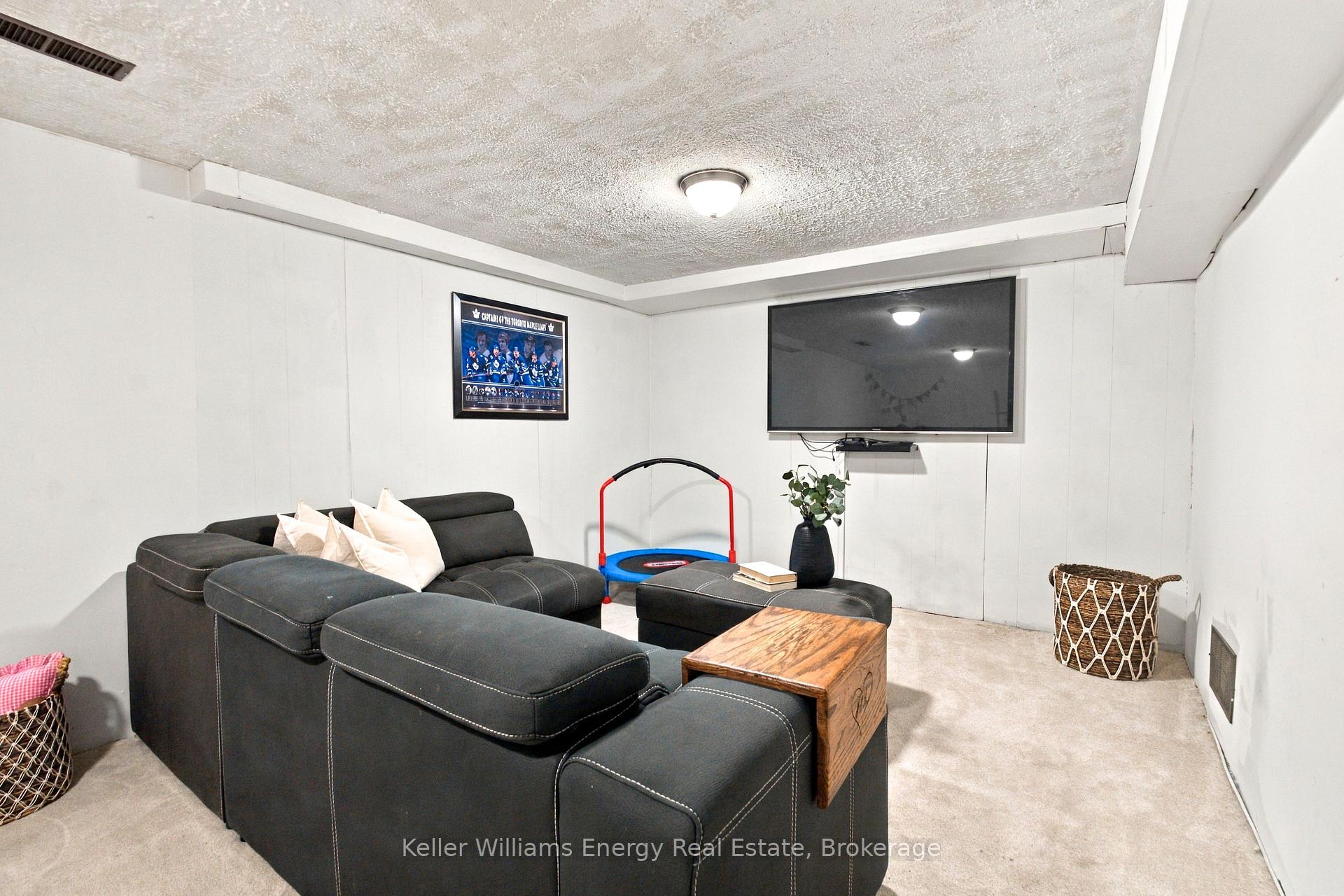 Photo 37 of Unit 61, 155 Glovers Road, Oshawa, Samac — HOMEH