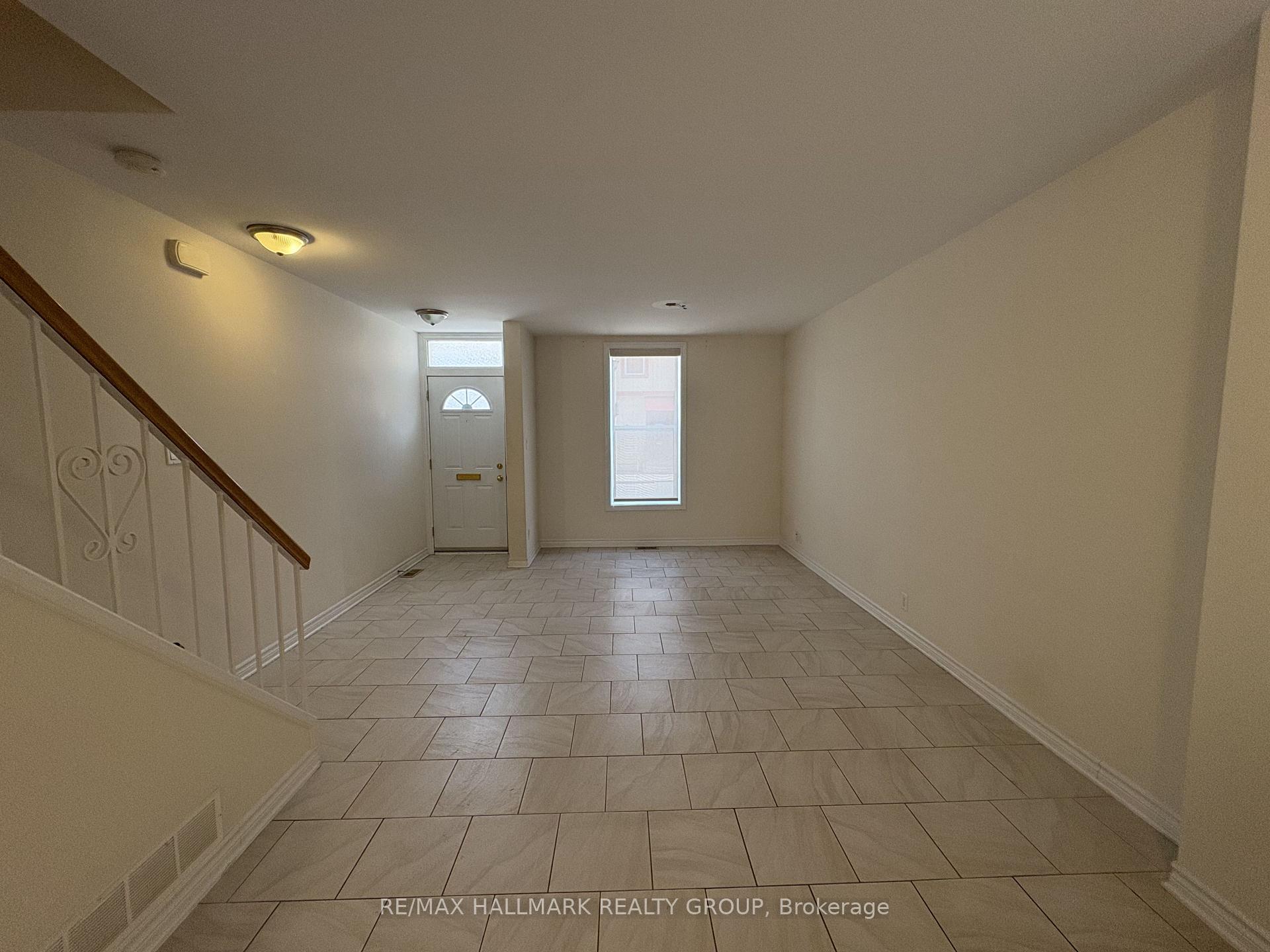 Photo 2 of 230 Cumberland Street, Ottawa, Lower Town/Byward Market — HOMEH