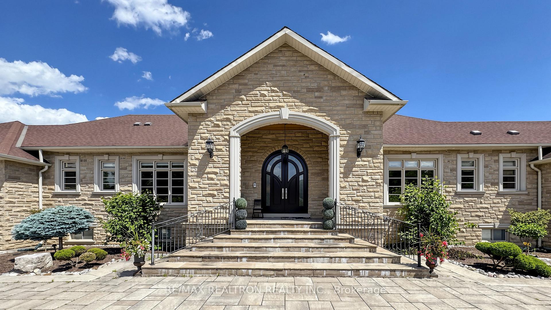 Photo 3 of 45 Greenan Road, Whitchurch-Stouffville, Ballantrae — HOMEH