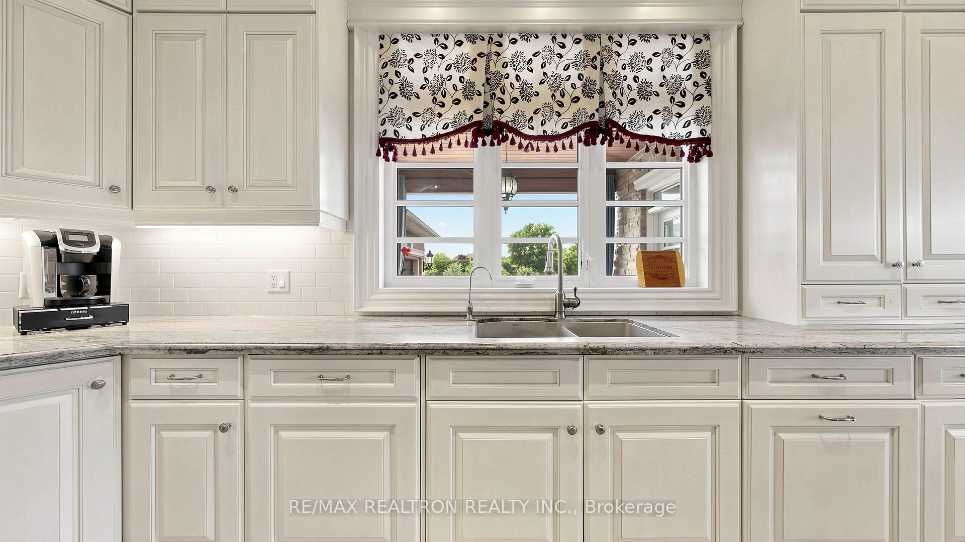 Photo 10 of 45 Greenan Road, Whitchurch-Stouffville, Ballantrae — HOMEH