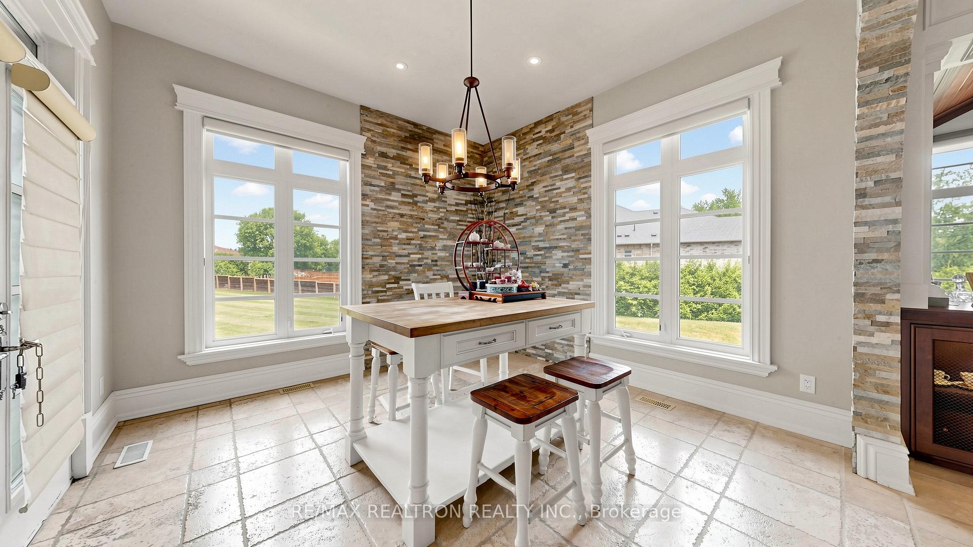Photo 12 of 45 Greenan Road, Whitchurch-Stouffville, Ballantrae — HOMEH